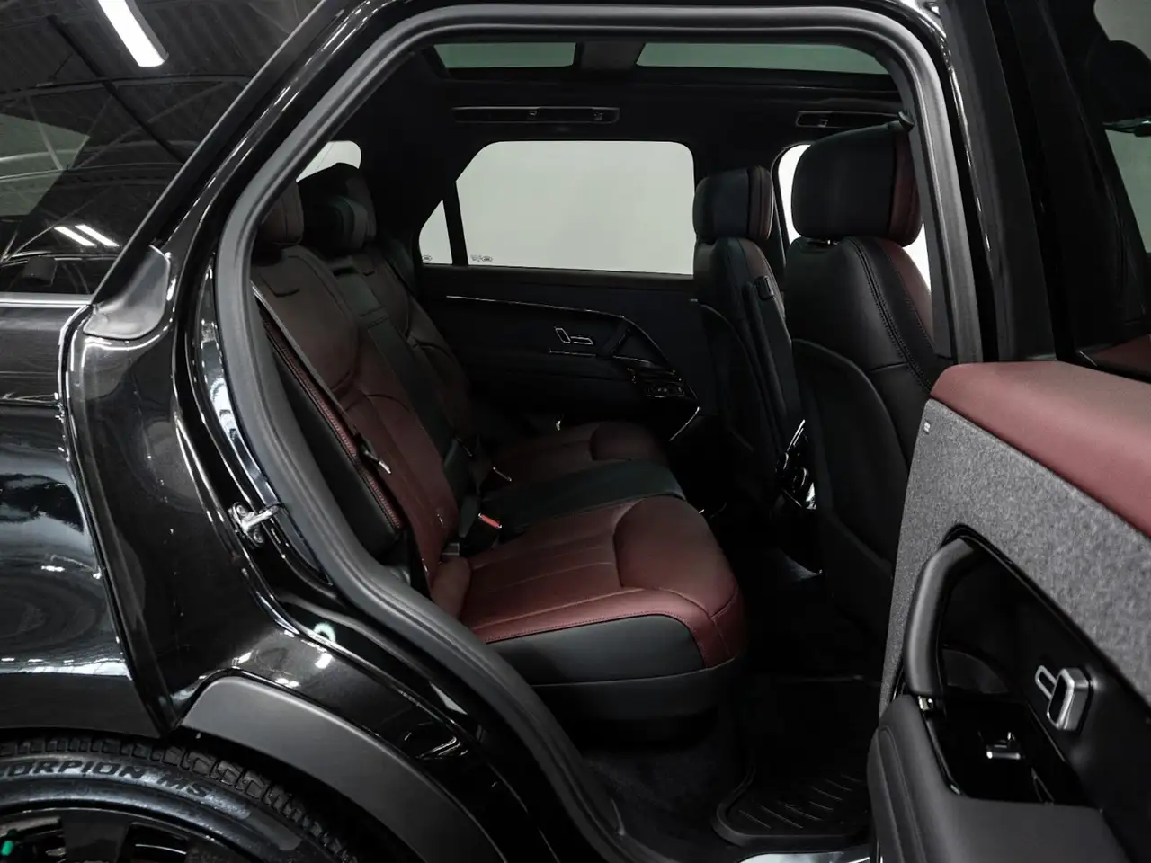 Land Rover Range Rover Sport photo Land Rover Range Rover Sport