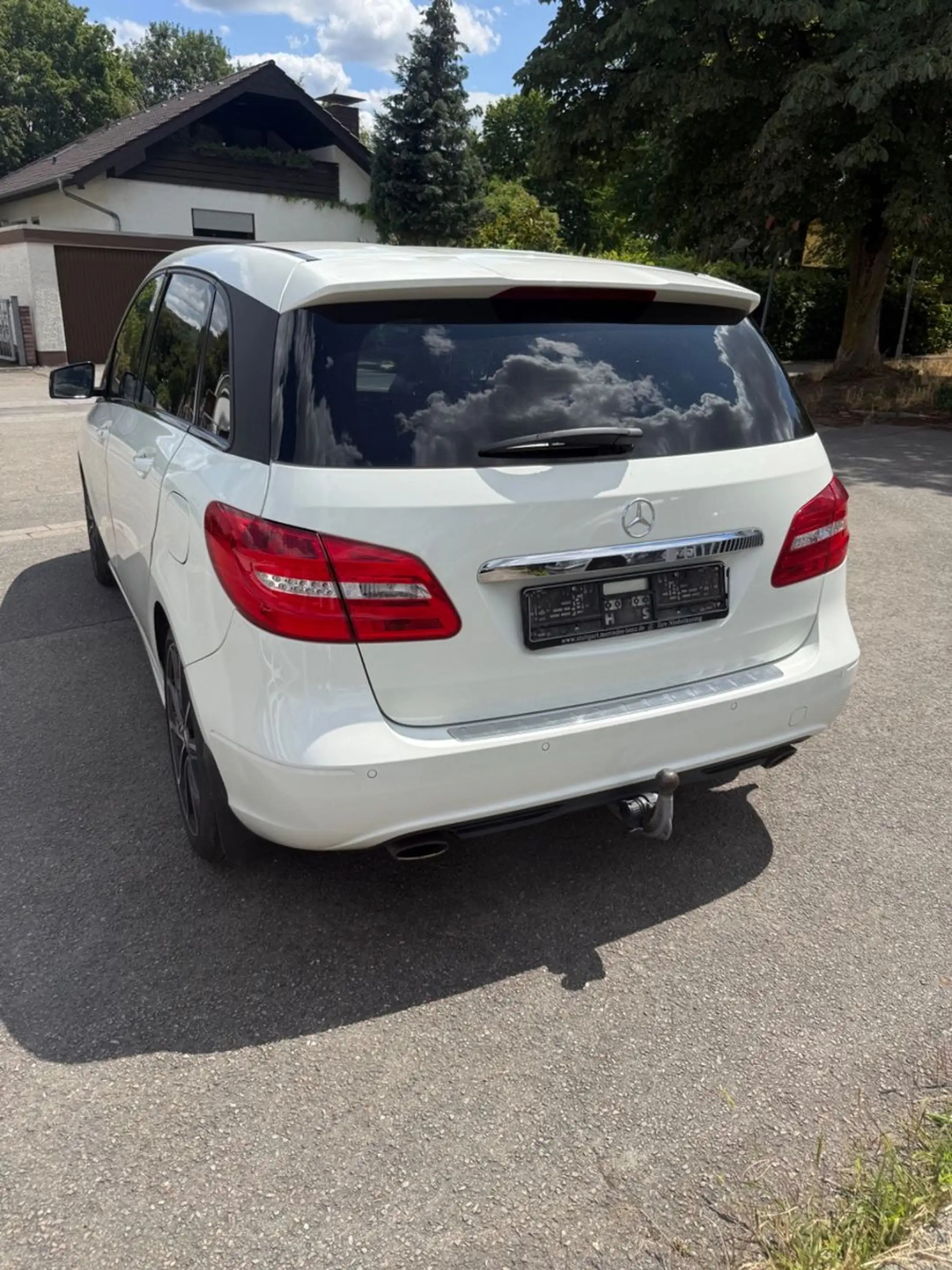 Mercedes-Benz B 200 Automatik Teilleder Navi Anh. — photo 8