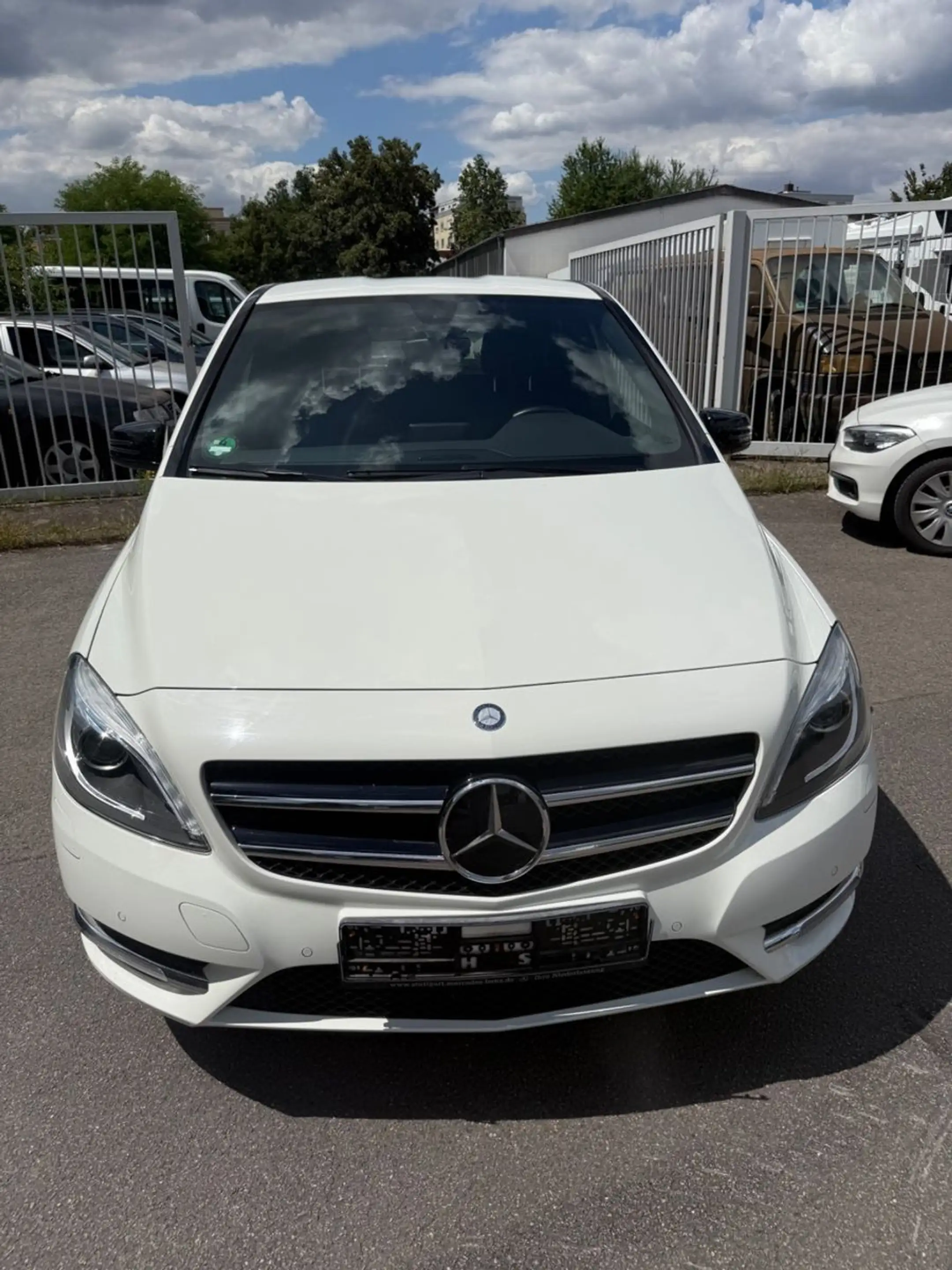 Mercedes-Benz B 200 Automatik Teilleder Navi Anh.