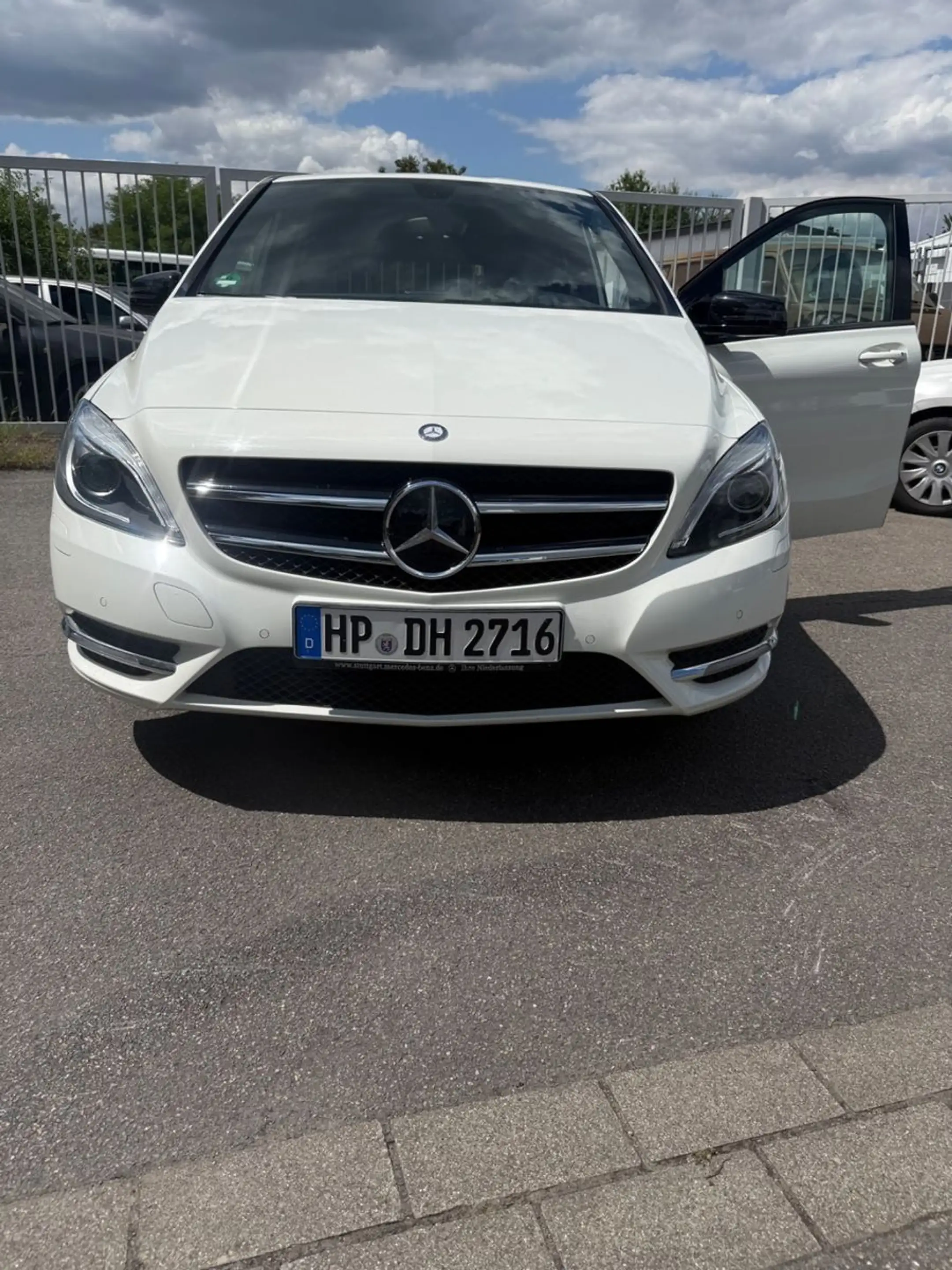 Mercedes-Benz B 200 Automatik Teilleder Navi Anh. — photo 2