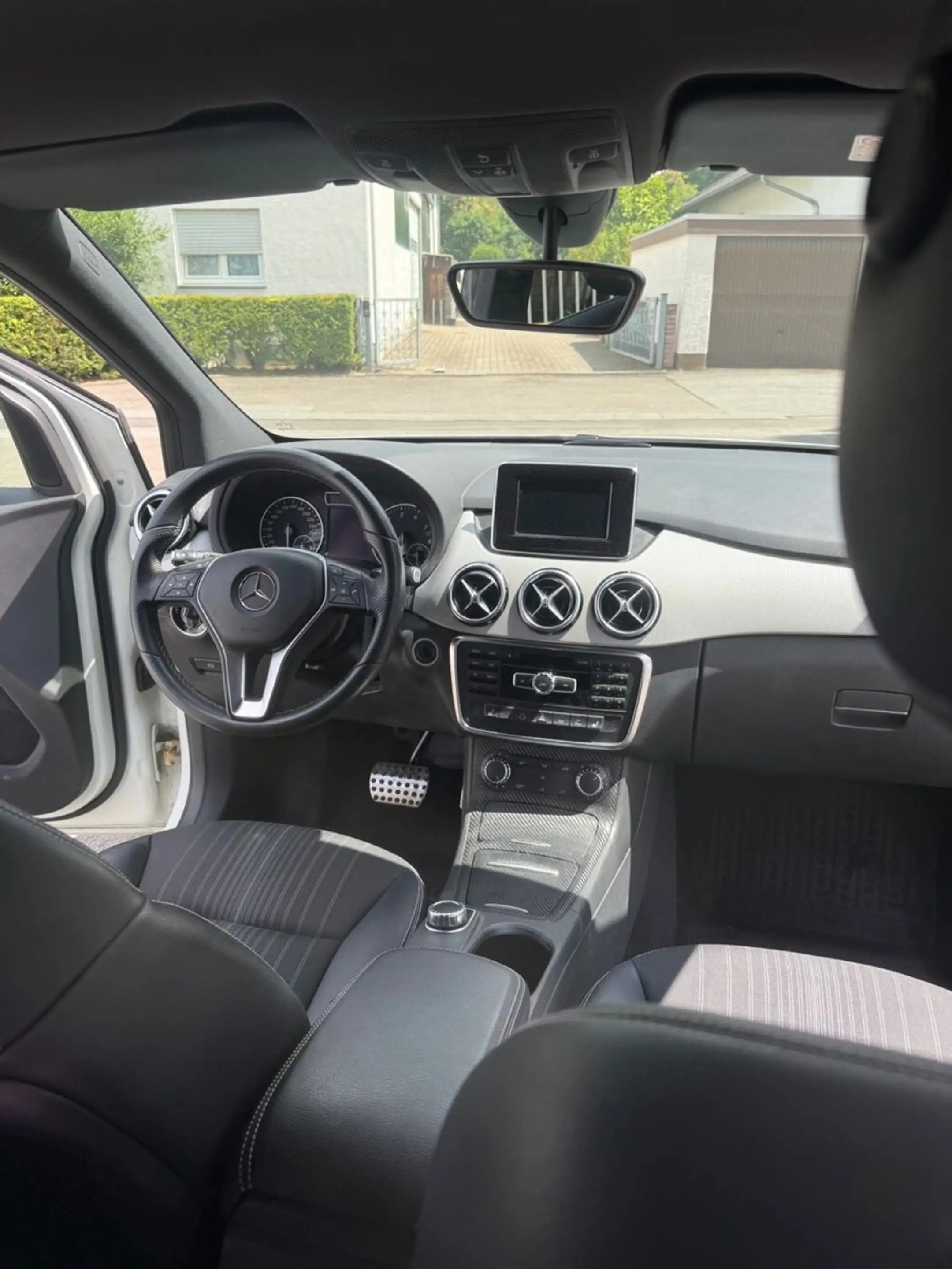 Mercedes-Benz B 200 Automatik Teilleder Navi Anh. — photo 15