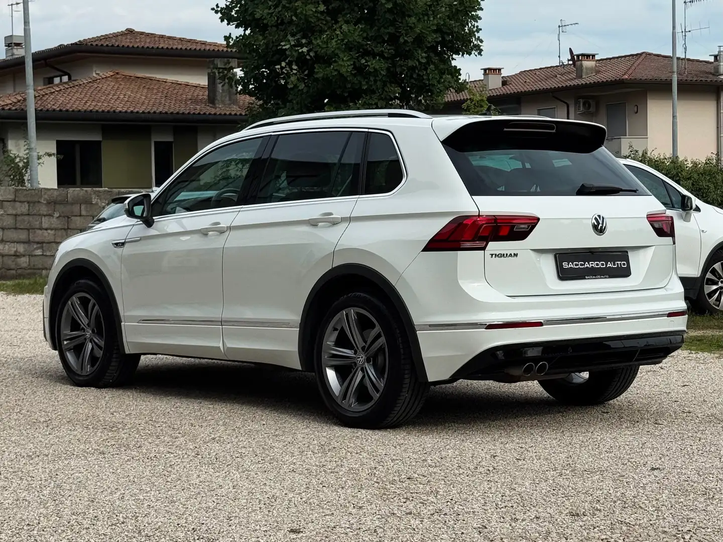 Volkswagen Tiguan 2.0 TDI 150cv DSG Sport R-Line | UNICO PROP. Bianco - 2