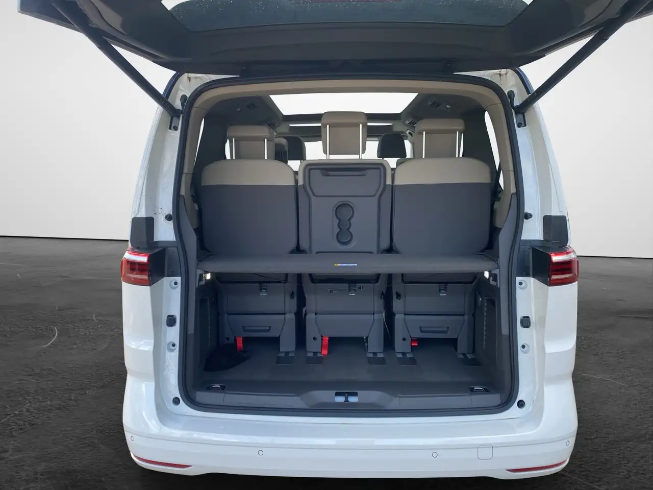 Volkswagen T7 Multivan 2.0 TDI DSG Edition Pano 12