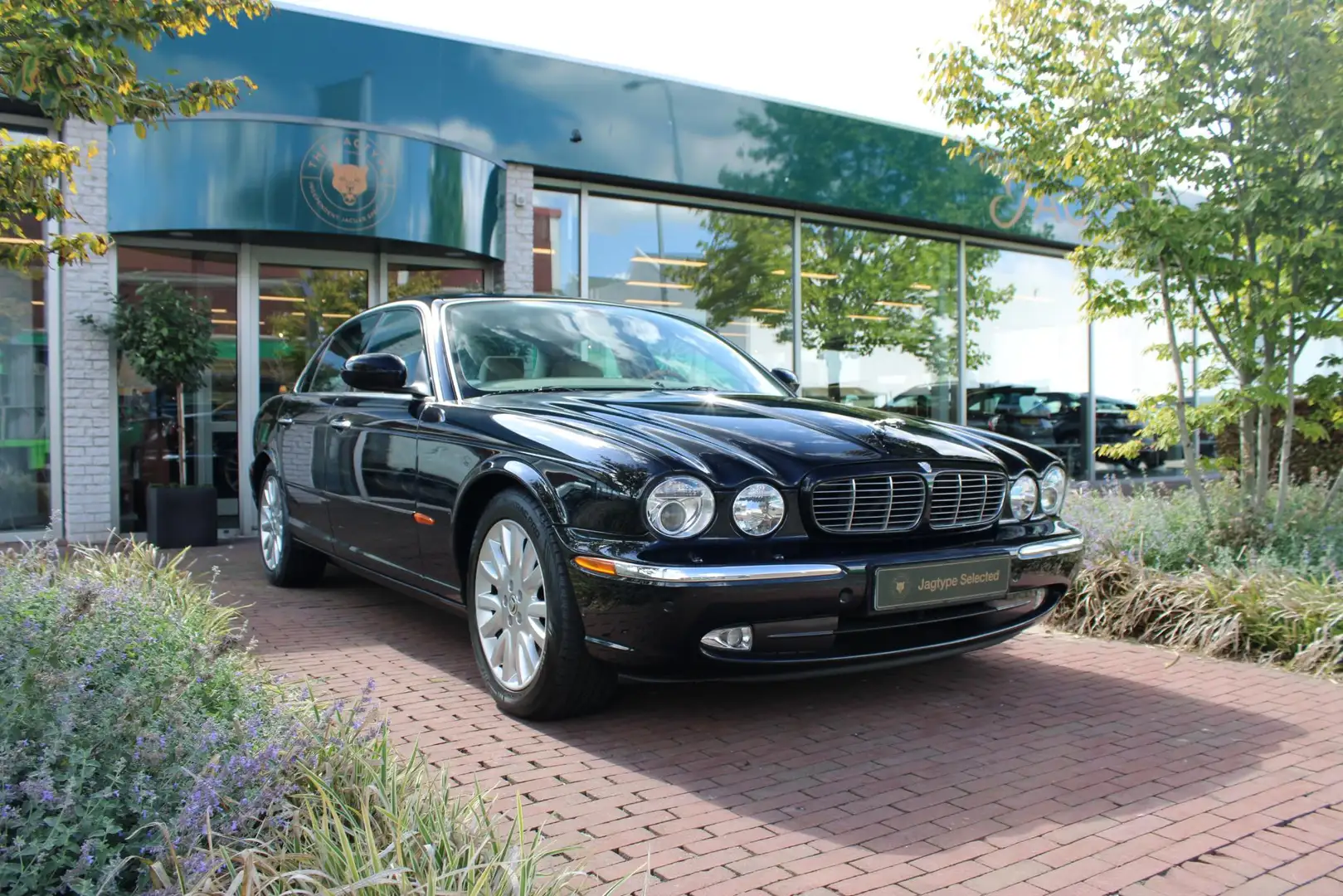 Jaguar XJ 3.5 V8 Executive Zwart - 1