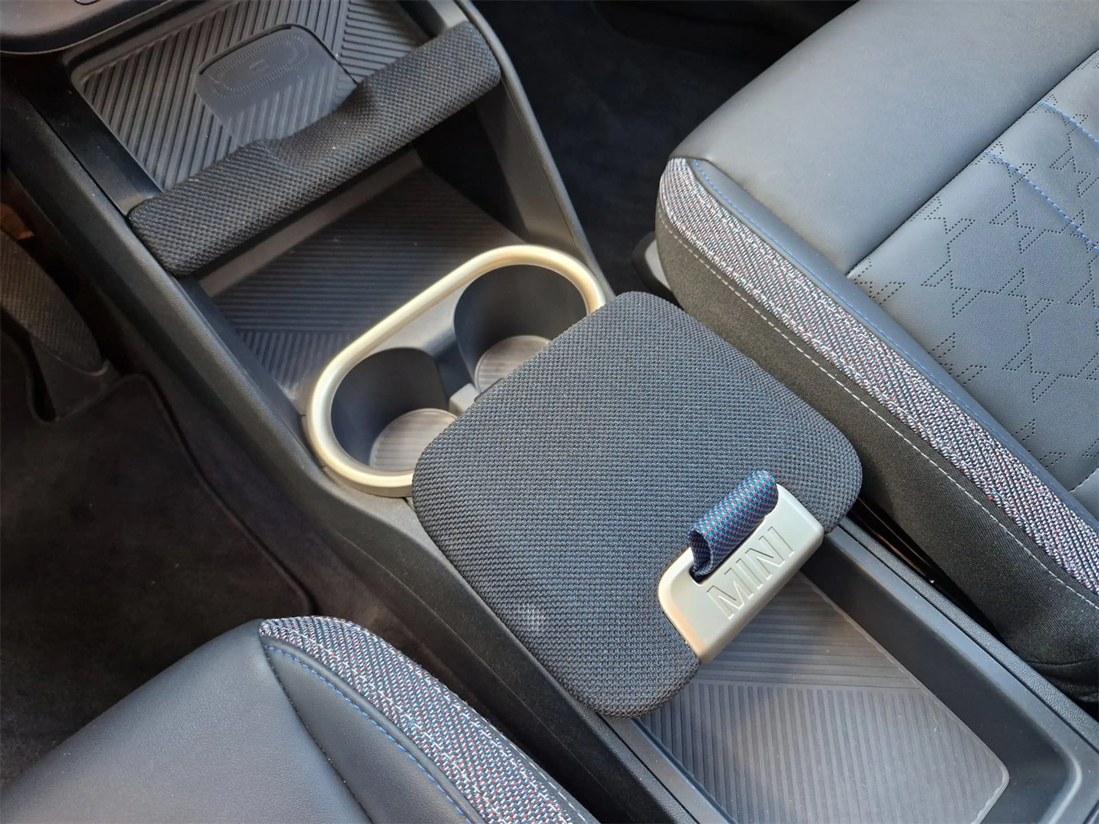 MINI Countryman C Countryman C — photo 13