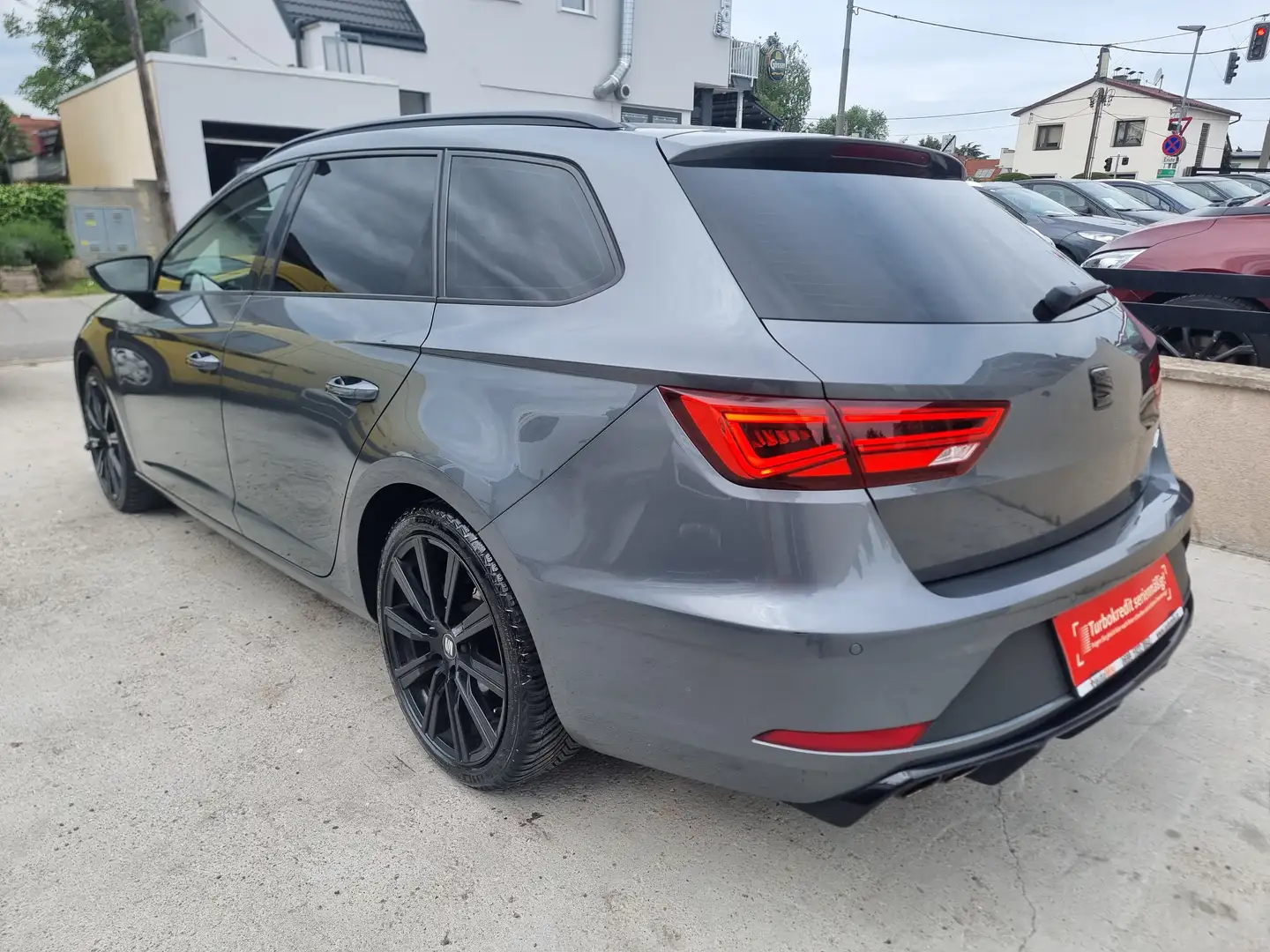 SEAT Leon FR Automatik Kombi Benzin ST 1,4 TSI DSG Grijs - 2