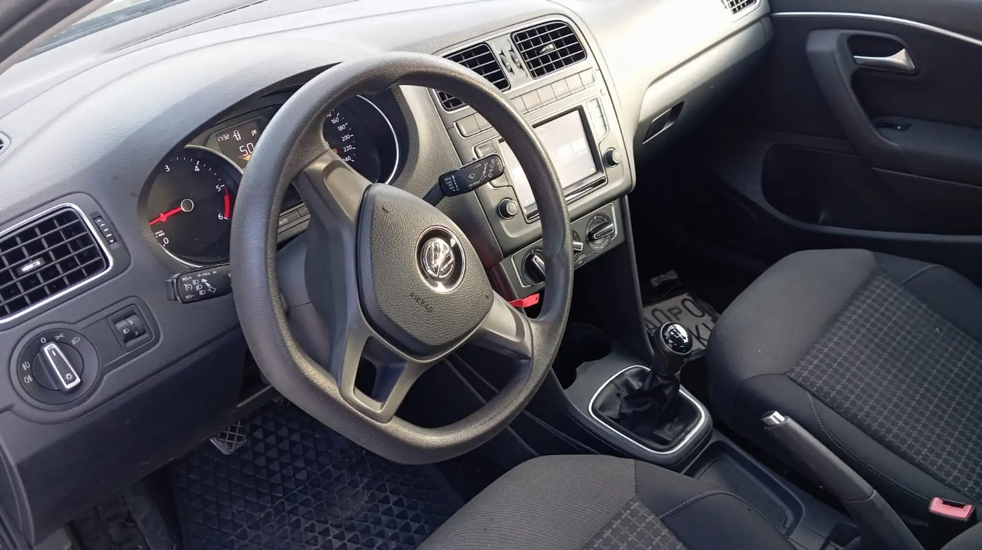 Volkswagen Polo 1.4 tdi Comfortline 90cv Sensori Parch-Bluetooth Grigio - 2