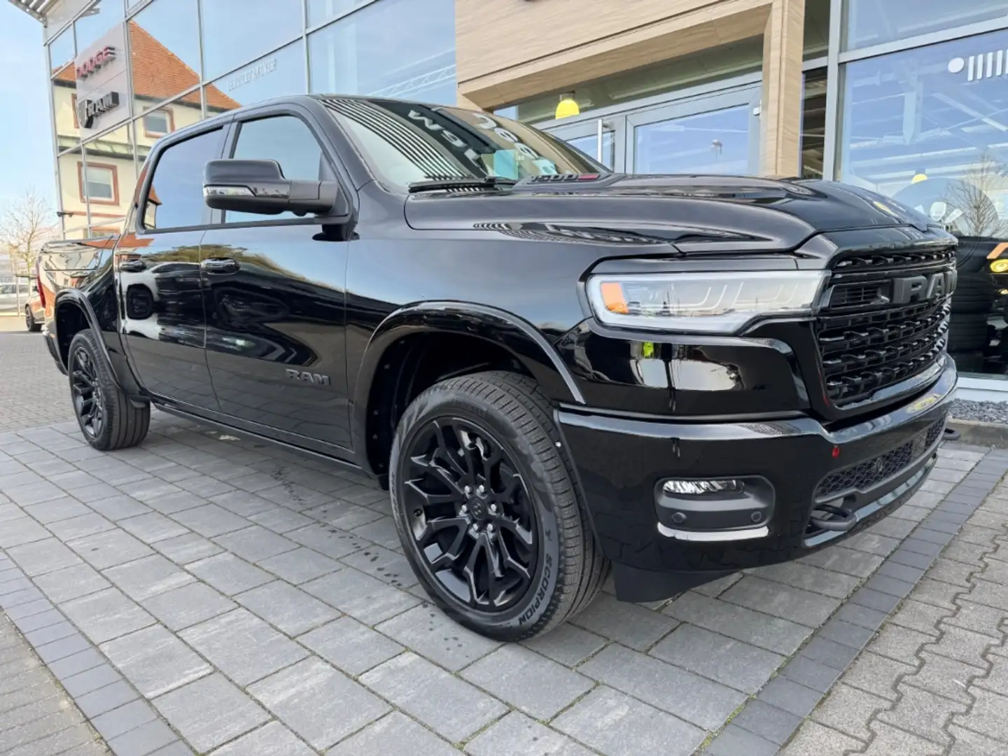 Dodge RAM 1500 Limited Massage VOLL HUD Luftfederung AHK-abn Schwarz - 2