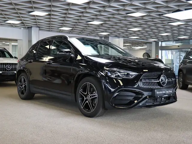 Mercedes-Benz Gla view 3