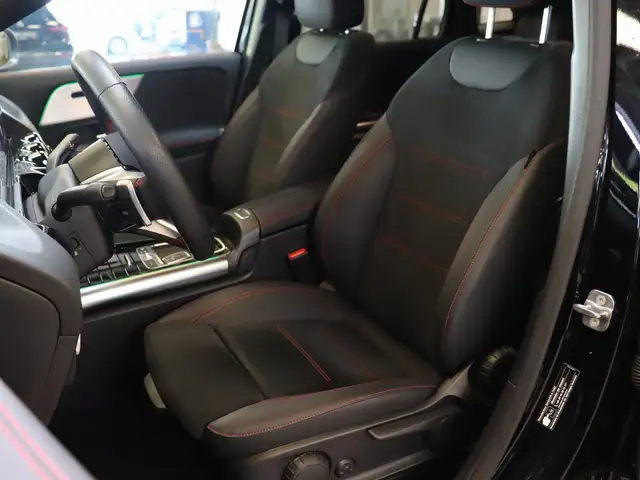 Mercedes-Benz Gla view 11
