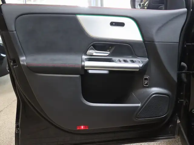 Mercedes-Benz Gla view 10
