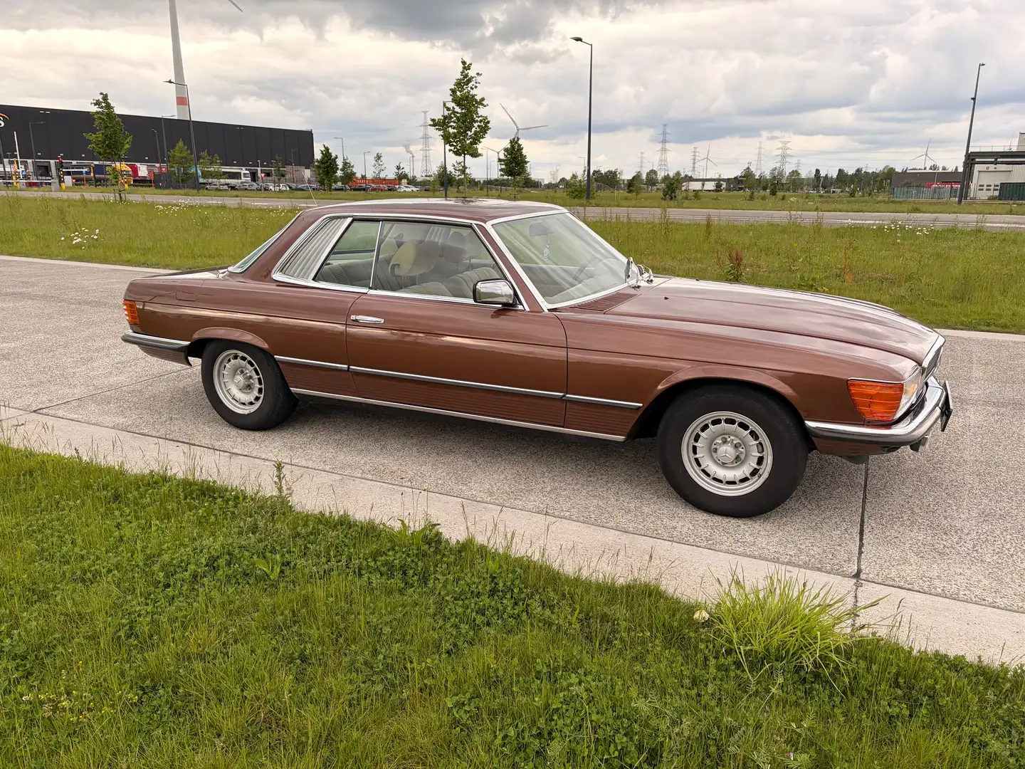 Mercedes-Benz SLC 350 V8 Braun - 1