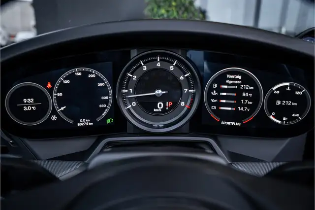 Porsche 911 view 15