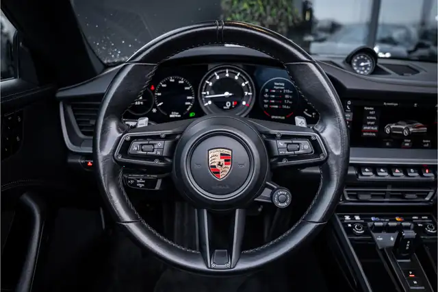Porsche 911 view 14