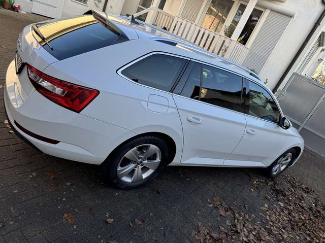 Skoda Superb Combi 1.5 TSI DSG Ambition