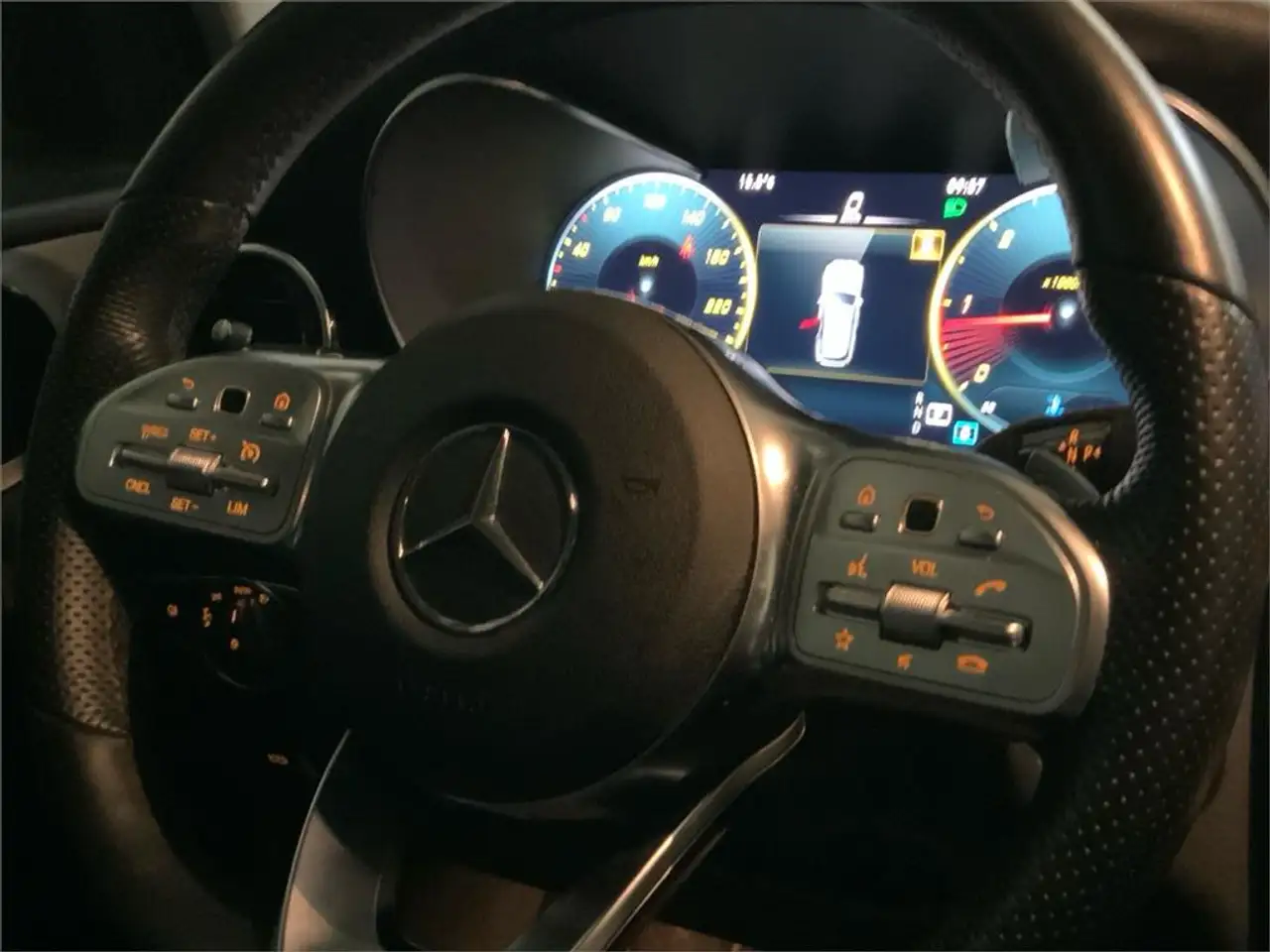 2022 Mercedes-Benz GLC 200 d 4MATIC, photograph 12