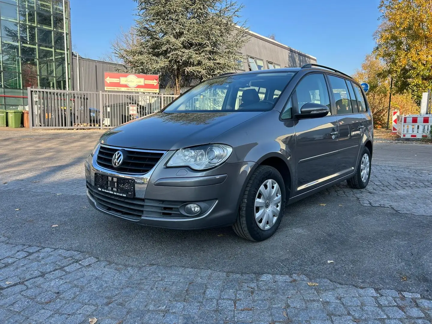 Volkswagen Touran Trendline Grau - 1