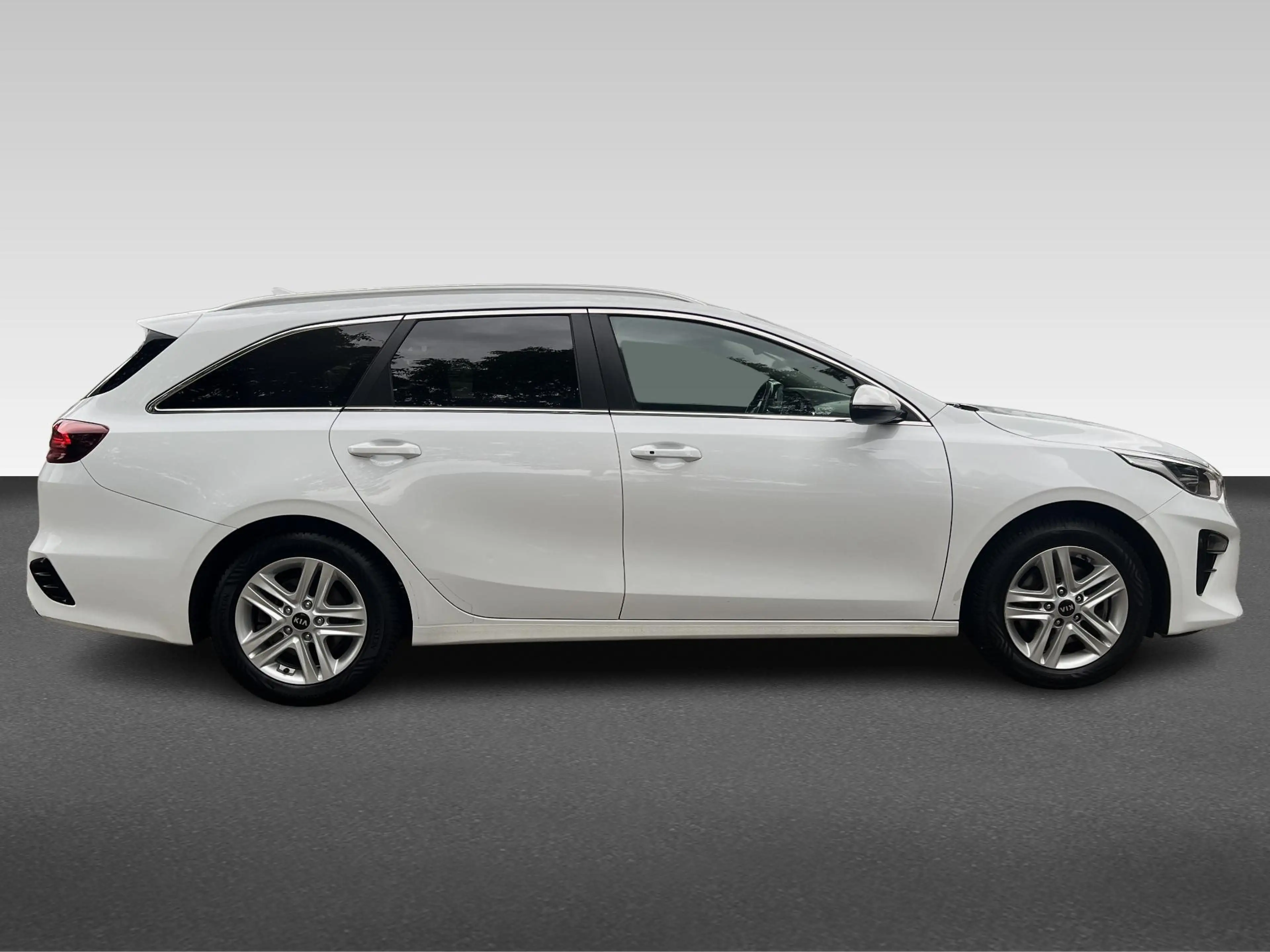 Kia Ceed SW / cee'd SW Sportswagon 1.5 T-GDi DynamicPlusLine | Achteruitr — photo 9