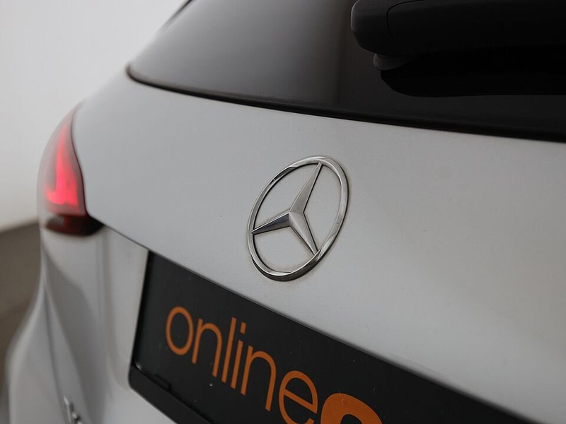 Mercedes-Benz A 180 d Style Aut LED LEDER NAVI R-CAM SITZHZG — photo 8