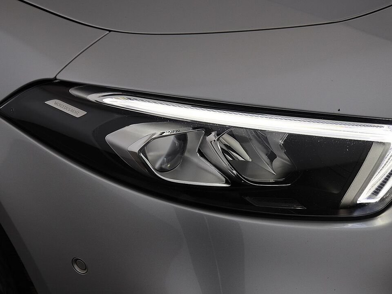 Mercedes-Benz A 180 d Style Aut LED LEDER NAVI R-CAM SITZHZG — photo 10