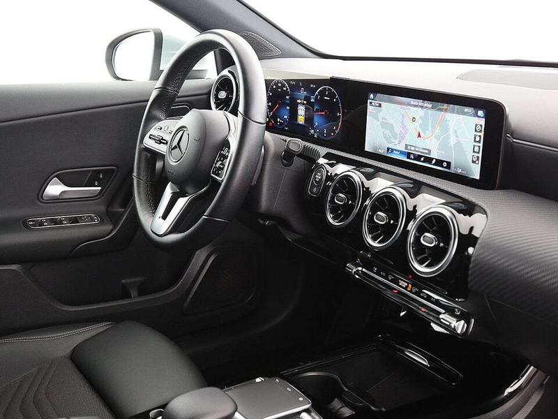 Mercedes-Benz A 180 d Style Aut LED LEDER NAVI R-CAM SITZHZG — photo 13