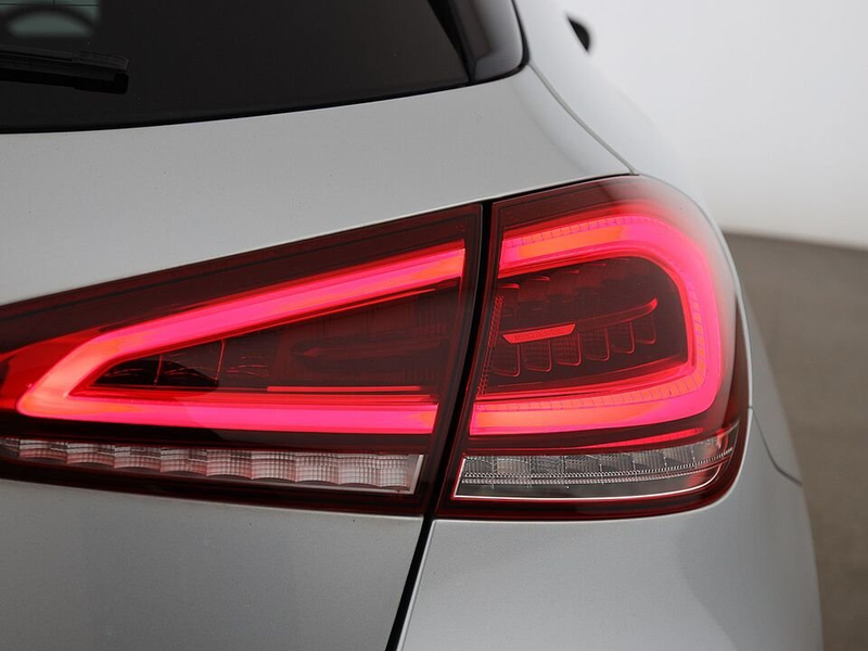 Mercedes-Benz A 180 d Style Aut LED LEDER NAVI R-CAM SITZHZG — photo 9
