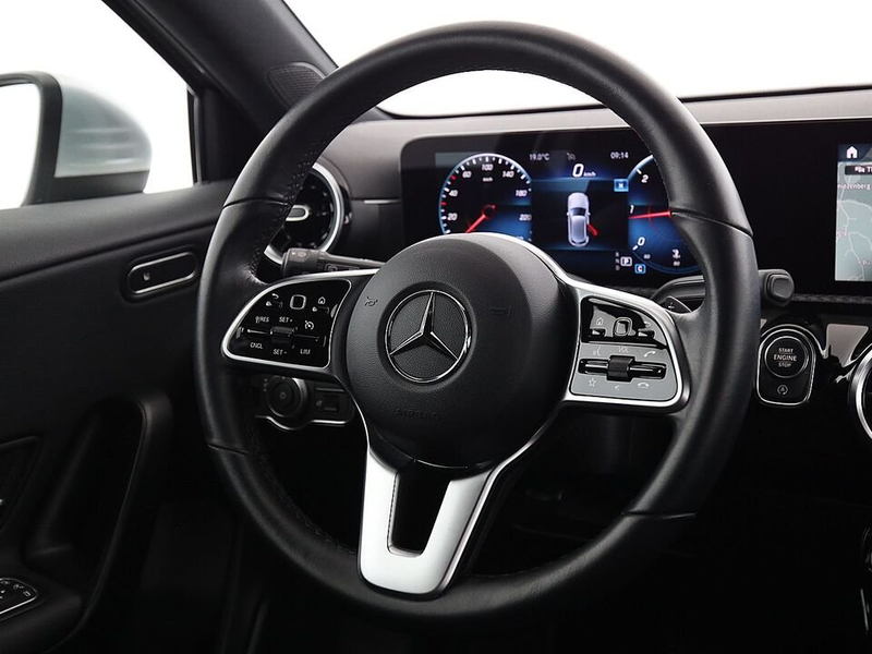 Mercedes-Benz A 180 d Style Aut LED LEDER NAVI R-CAM SITZHZG — photo 12