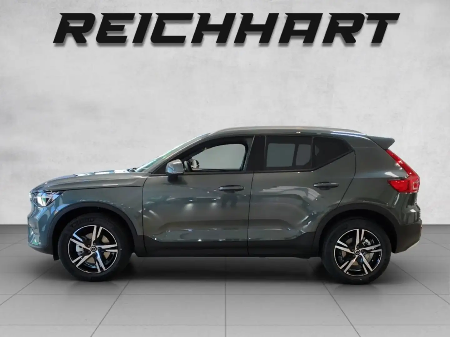 Volvo XC40 Core, B3 Mild Hybrid, Benzin Grün - 2