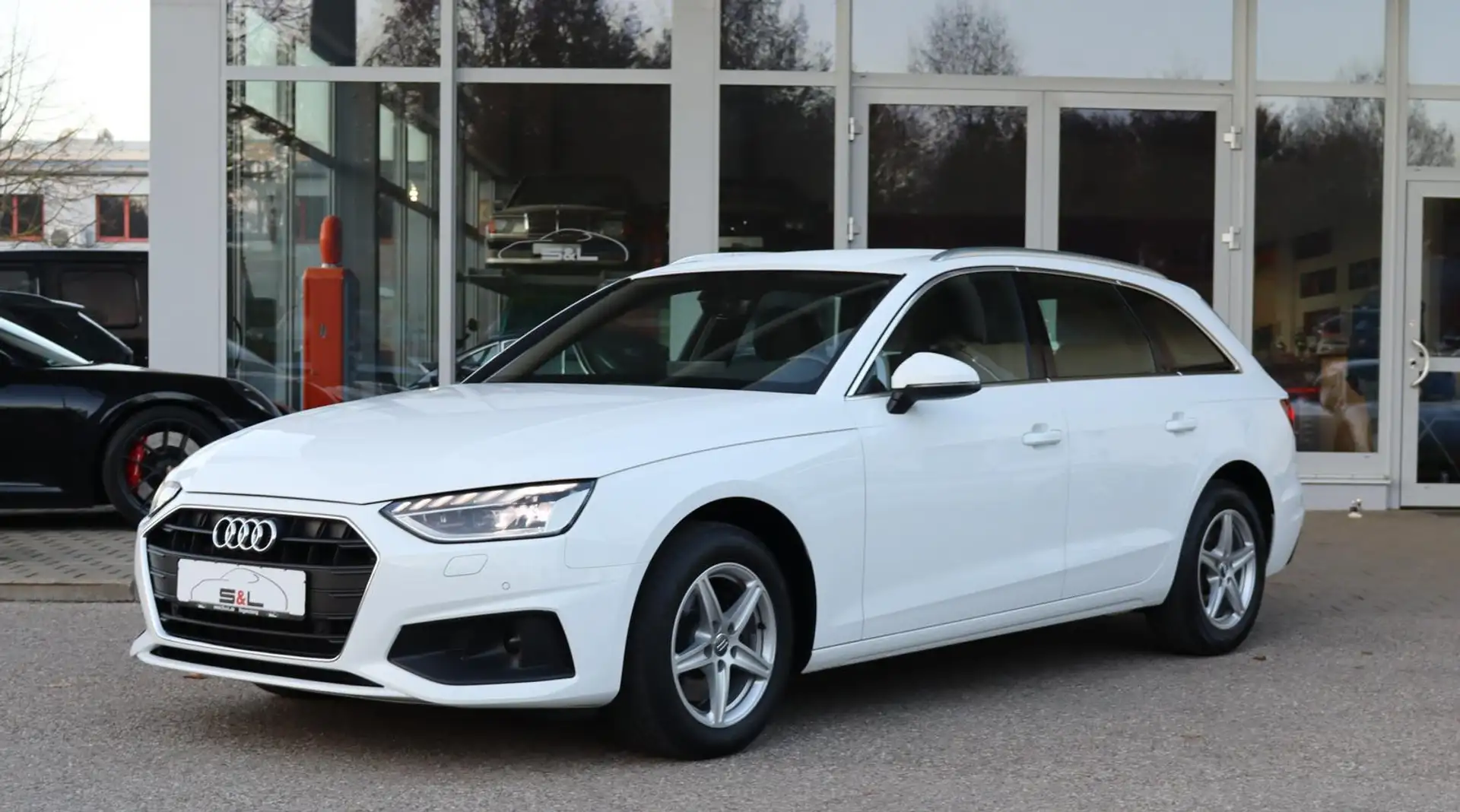 Audi A4 2.0 TDI / Business / Matrix-LED / MMI Plus Bianco - 1