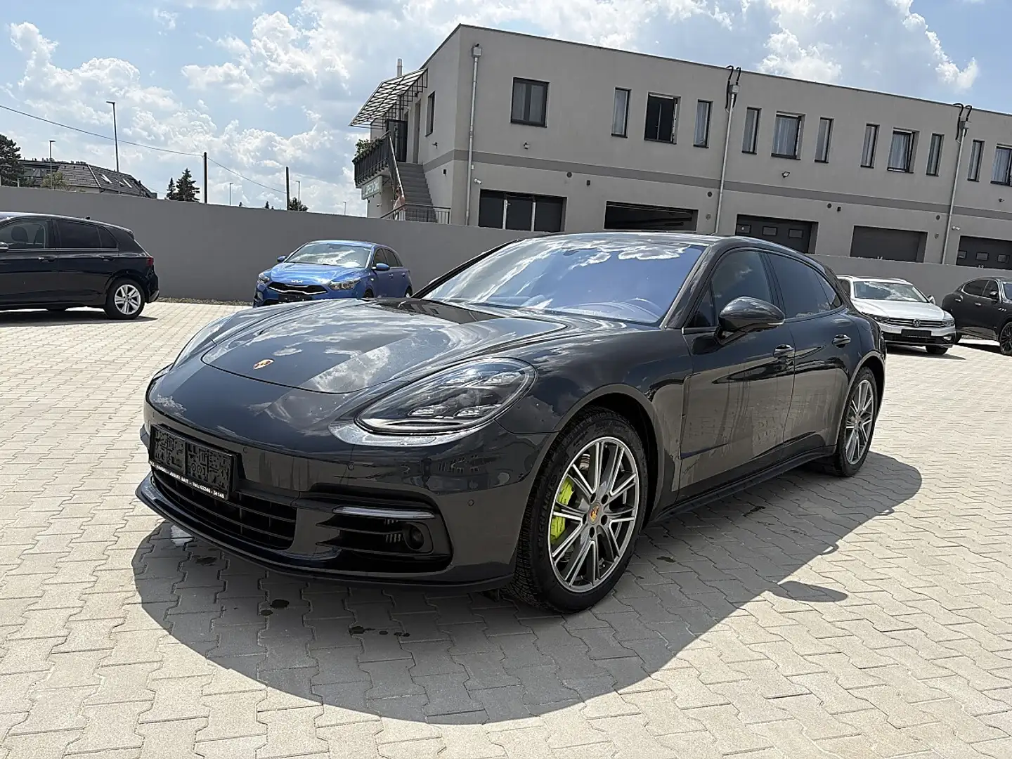 Porsche Panamera 4 E-Hybrid PHEV Sport Turismo Aut. Grau - 1