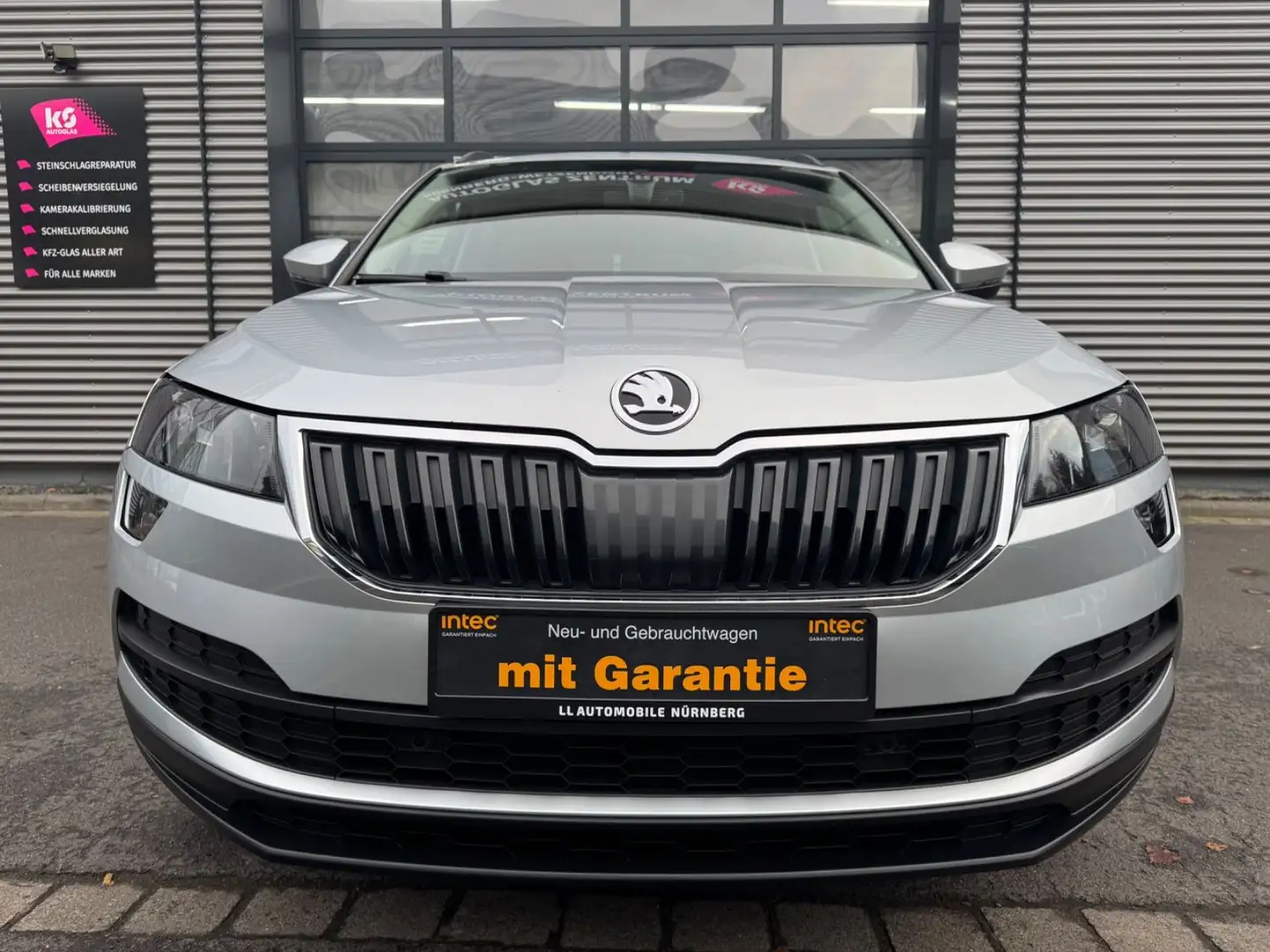 Skoda Karoq Ambition*GARANTIE*EU6*NAVI*KAMERA* Silber - 1