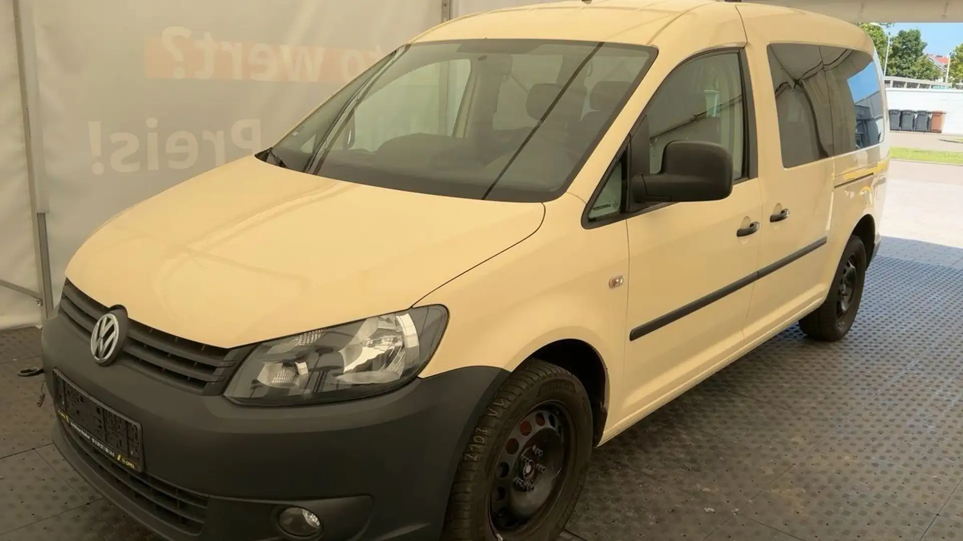 Volkswagen Caddy Maxi mit DSG Rollstuhlrampe Motor überholt Beige - 1
