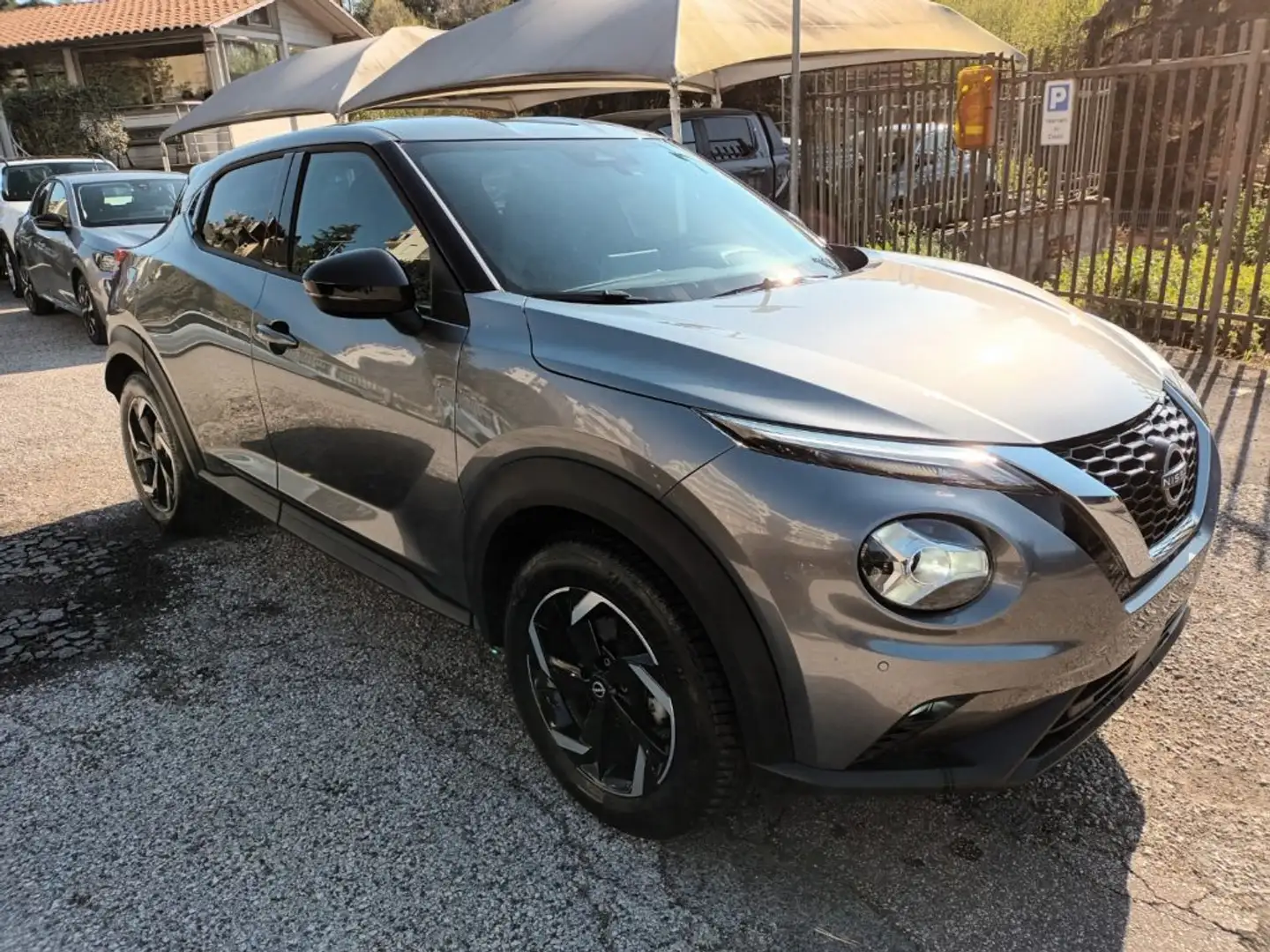Nissan Juke 1000 DIG-T N-CONNECTA 114 CV CAMERA "17 ITALIA Grigio - 1