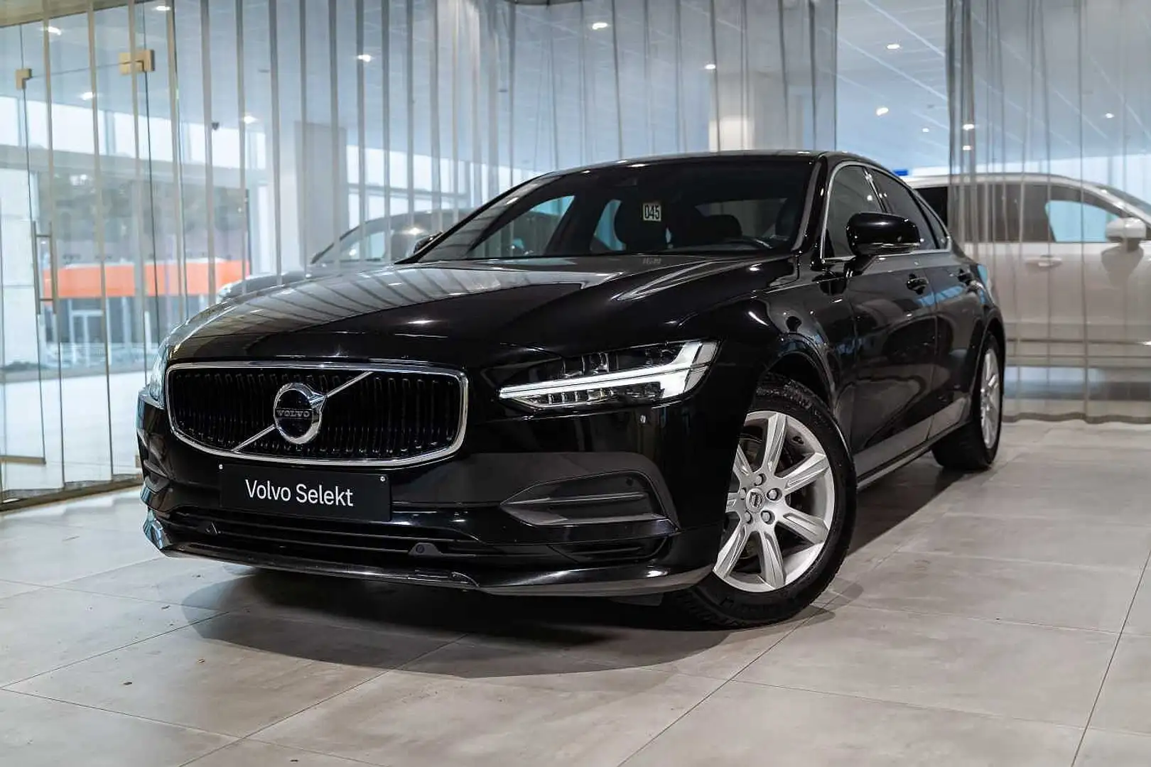 Volvo S90 Momentum D3 Geartronic Zwart - 1