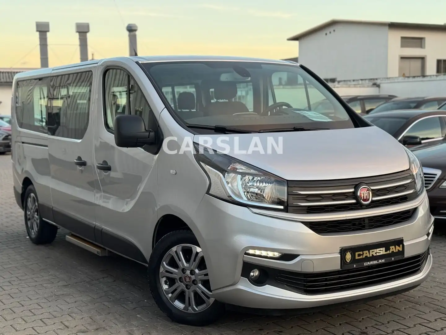 Fiat Talento "LANG+8-SITZER+NAVI+LED+R.KAMERA+KLIMA" Silber - 1