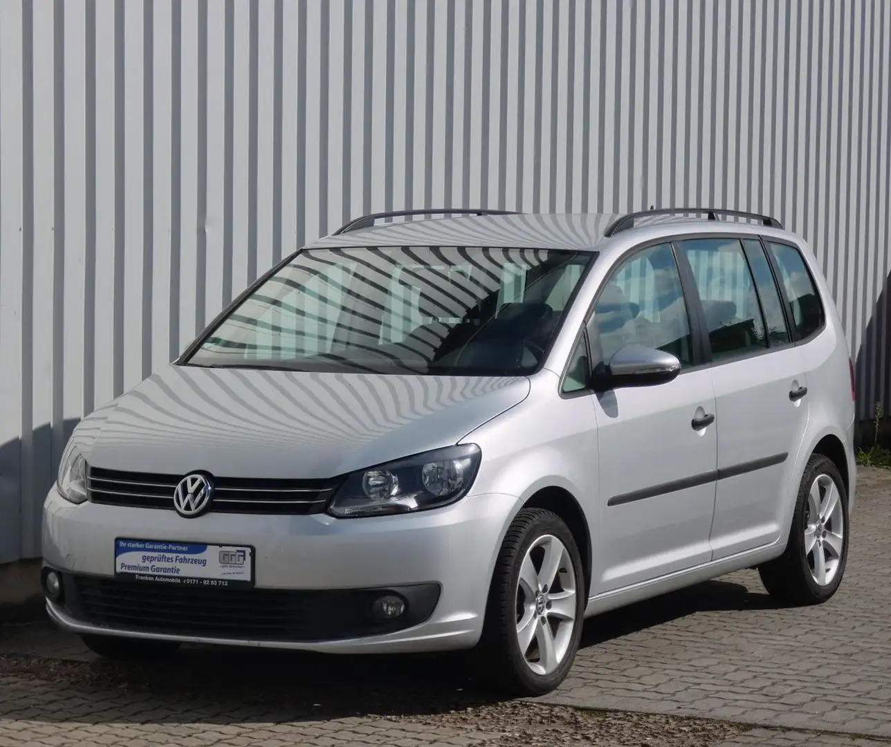 Volkswagen Touran -Motor Überholt-Klima-Navi-AHK-PDC-Alu Argent - 2