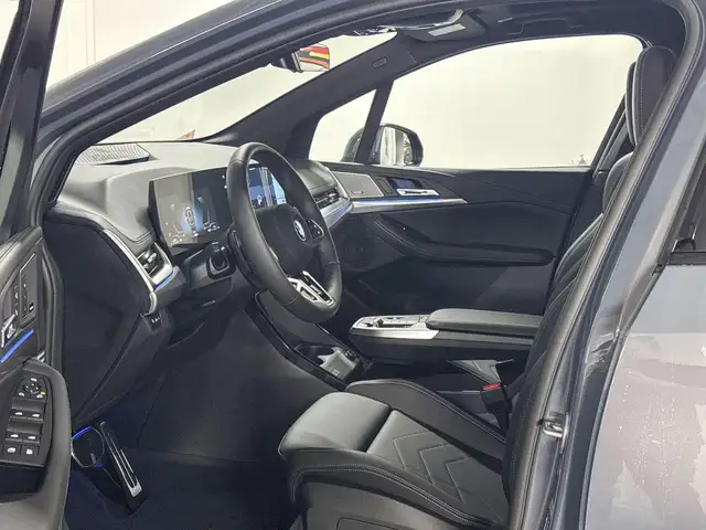 BMW 2 Series view 8