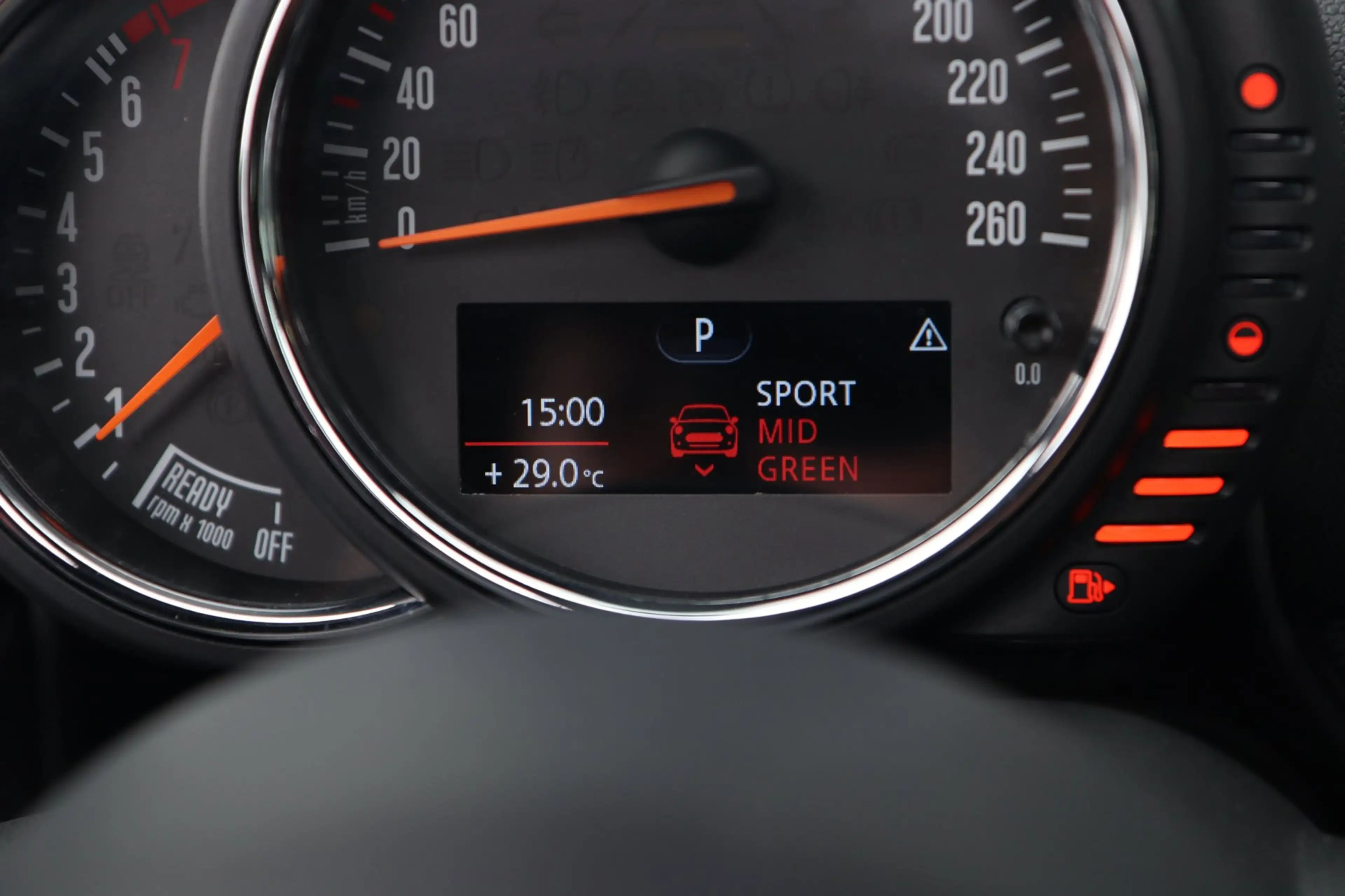 MINI Cooper S Clubman 2.0 Chili Serious / PANO / HUD / ACC / H&K / CAMER — photo 14