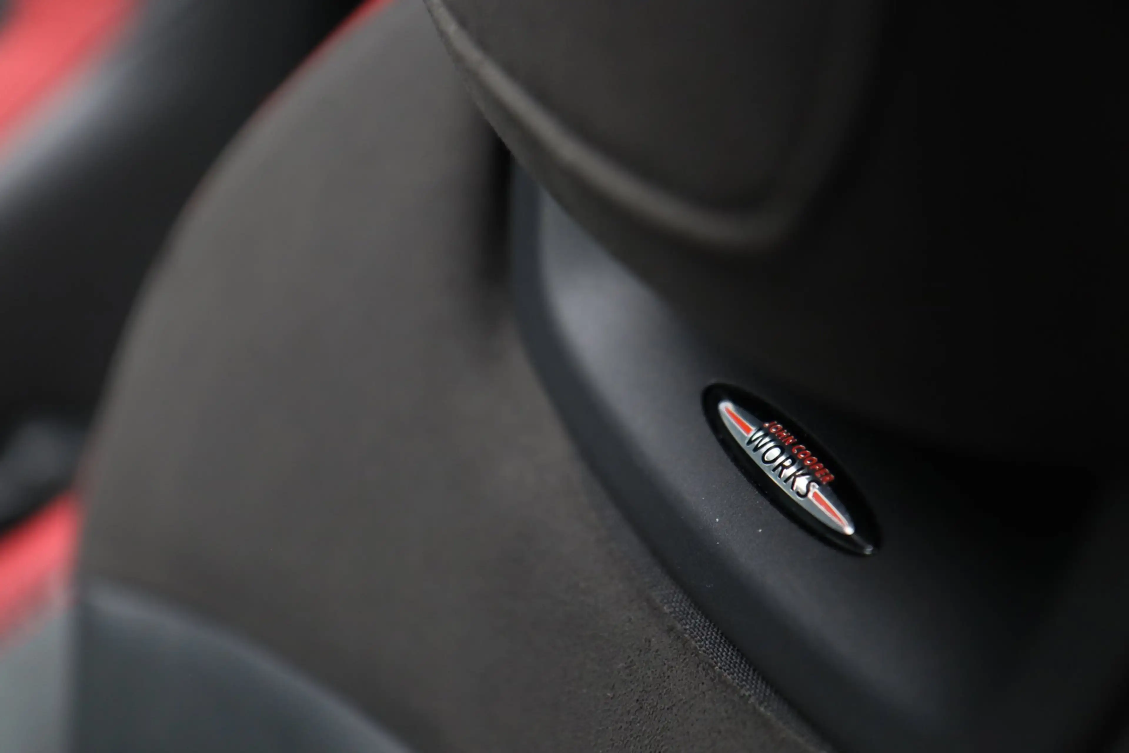 MINI Cooper S Clubman 2.0 Chili Serious / PANO / HUD / ACC / H&K / CAMER — photo 20