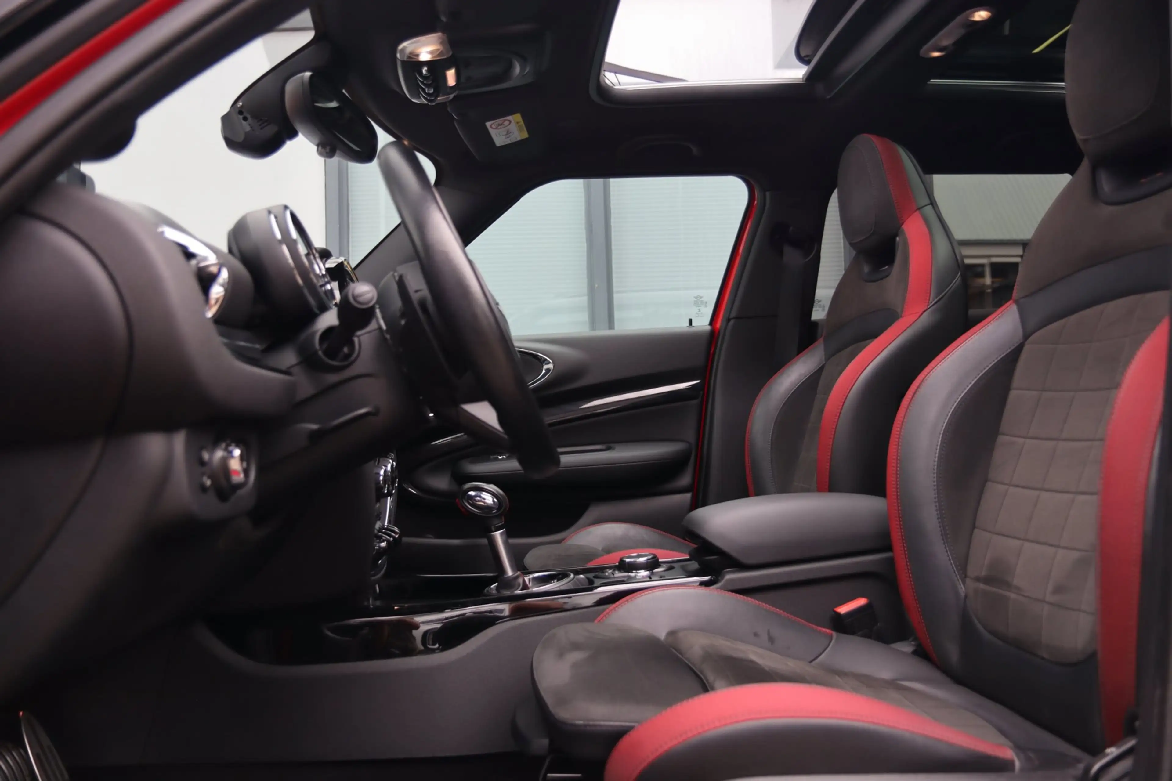 MINI Cooper S Clubman 2.0 Chili Serious / PANO / HUD / ACC / H&K / CAMER — photo 19
