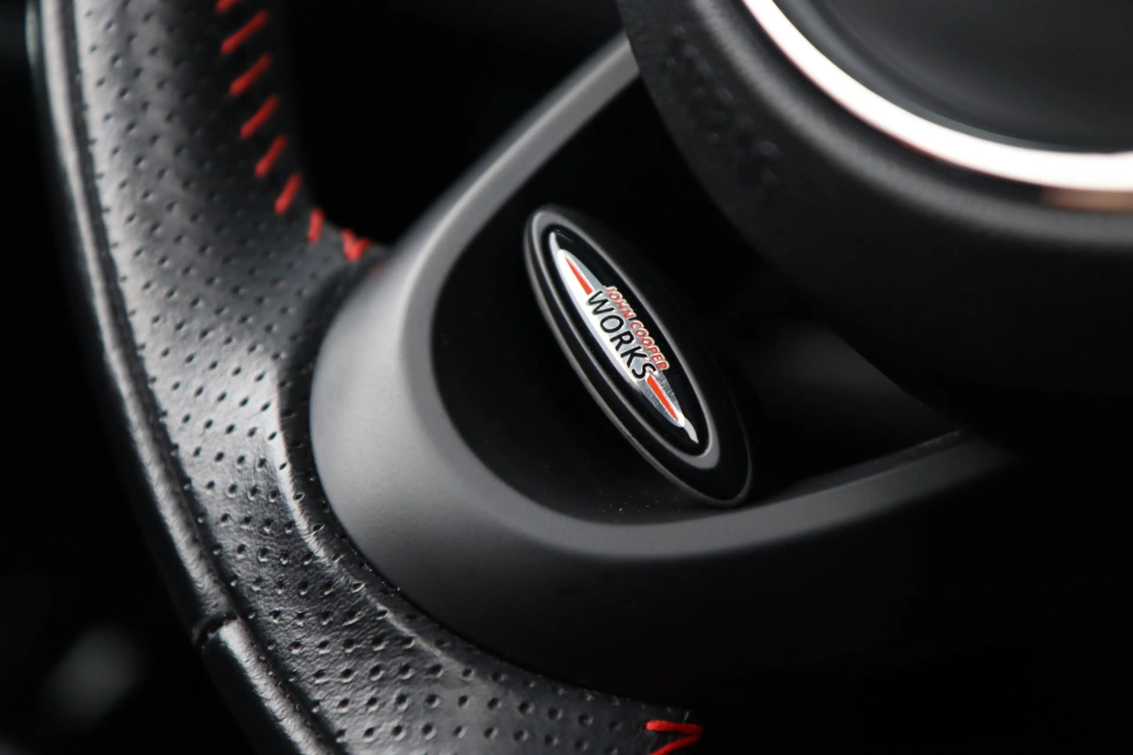 MINI Cooper S Clubman 2.0 Chili Serious / PANO / HUD / ACC / H&K / CAMER — photo 15
