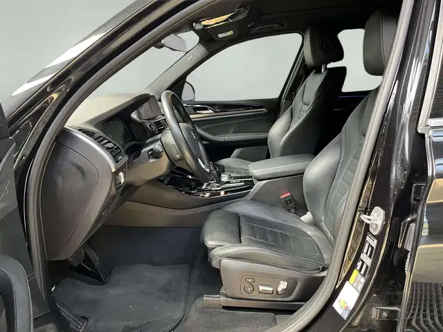 BMW X3 view 8