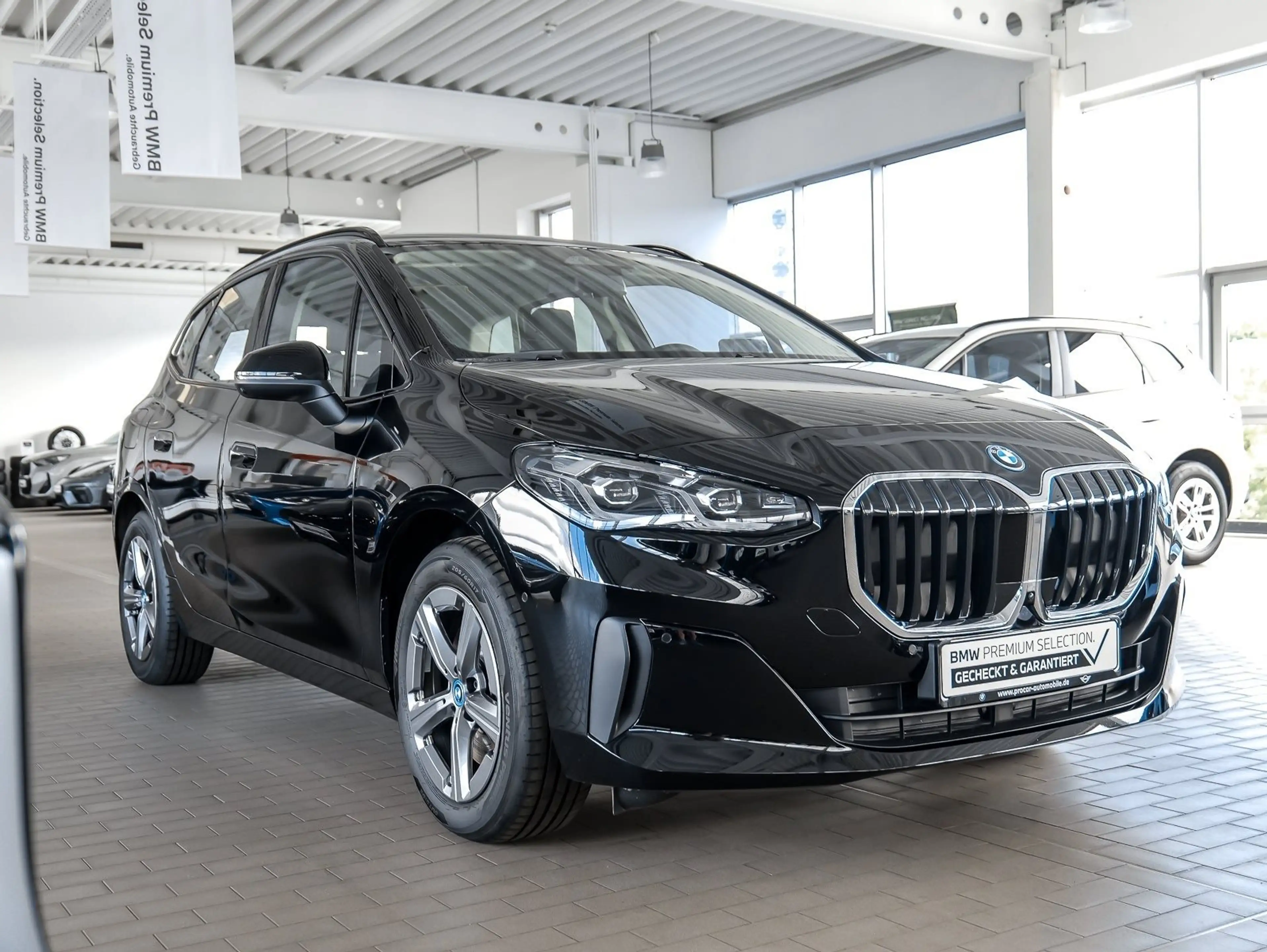 BMW 230 e xDrive ActiveTourer AHK HeadUp 360 Grad ACC — photo 6