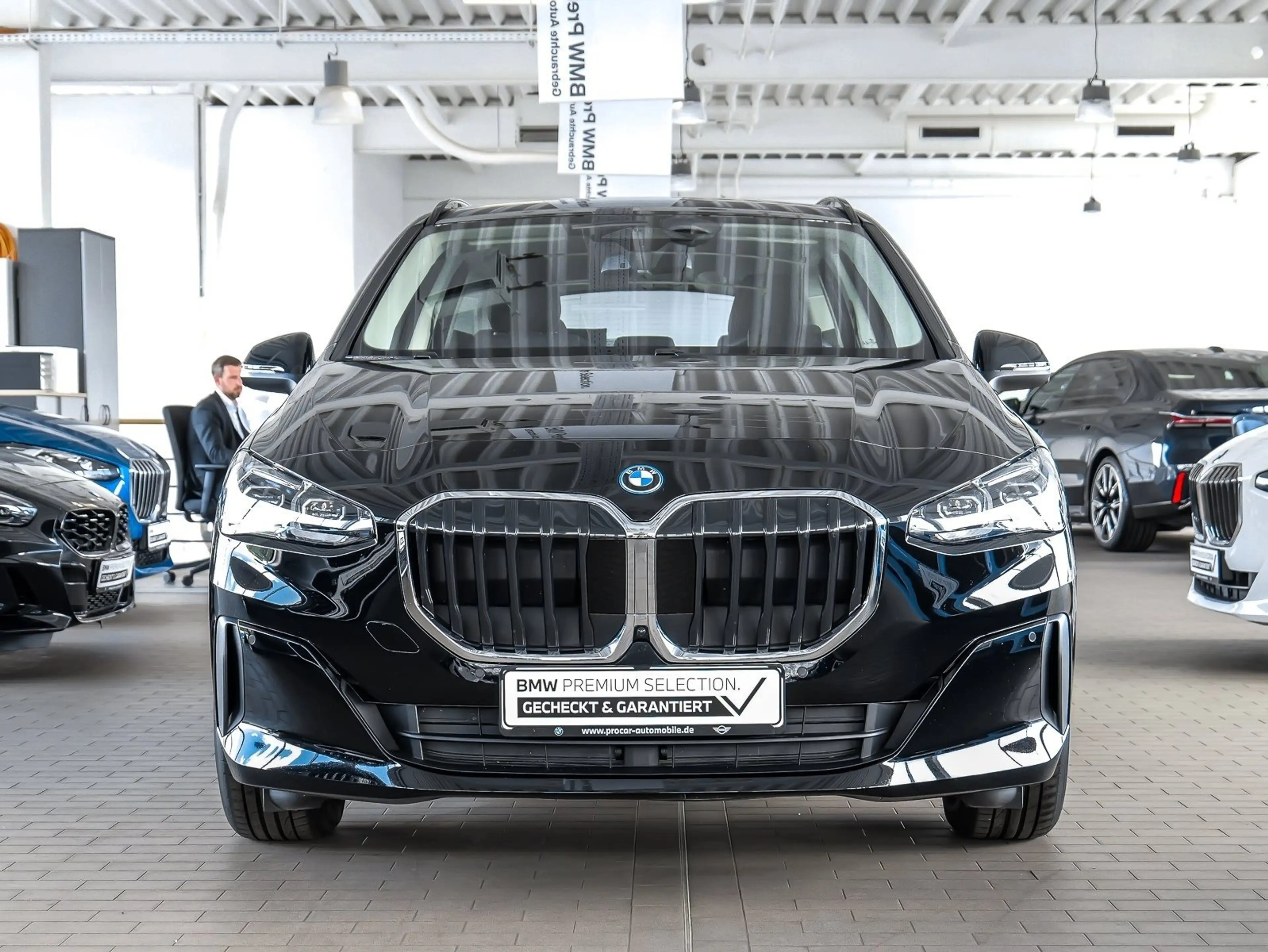 BMW 230 e xDrive ActiveTourer AHK HeadUp 360 Grad ACC — photo 9