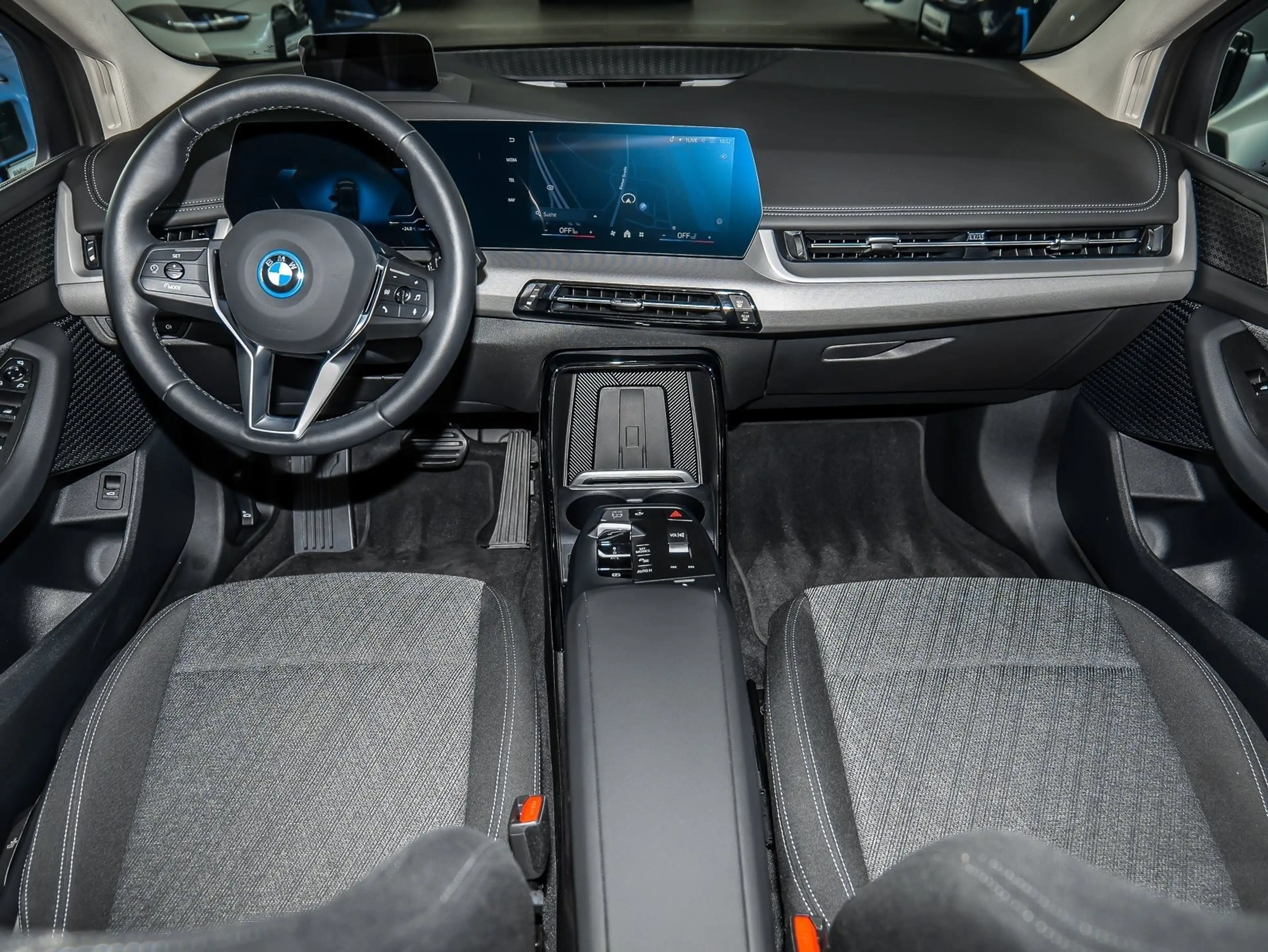 BMW 230 e xDrive ActiveTourer AHK HeadUp 360 Grad ACC — photo 3