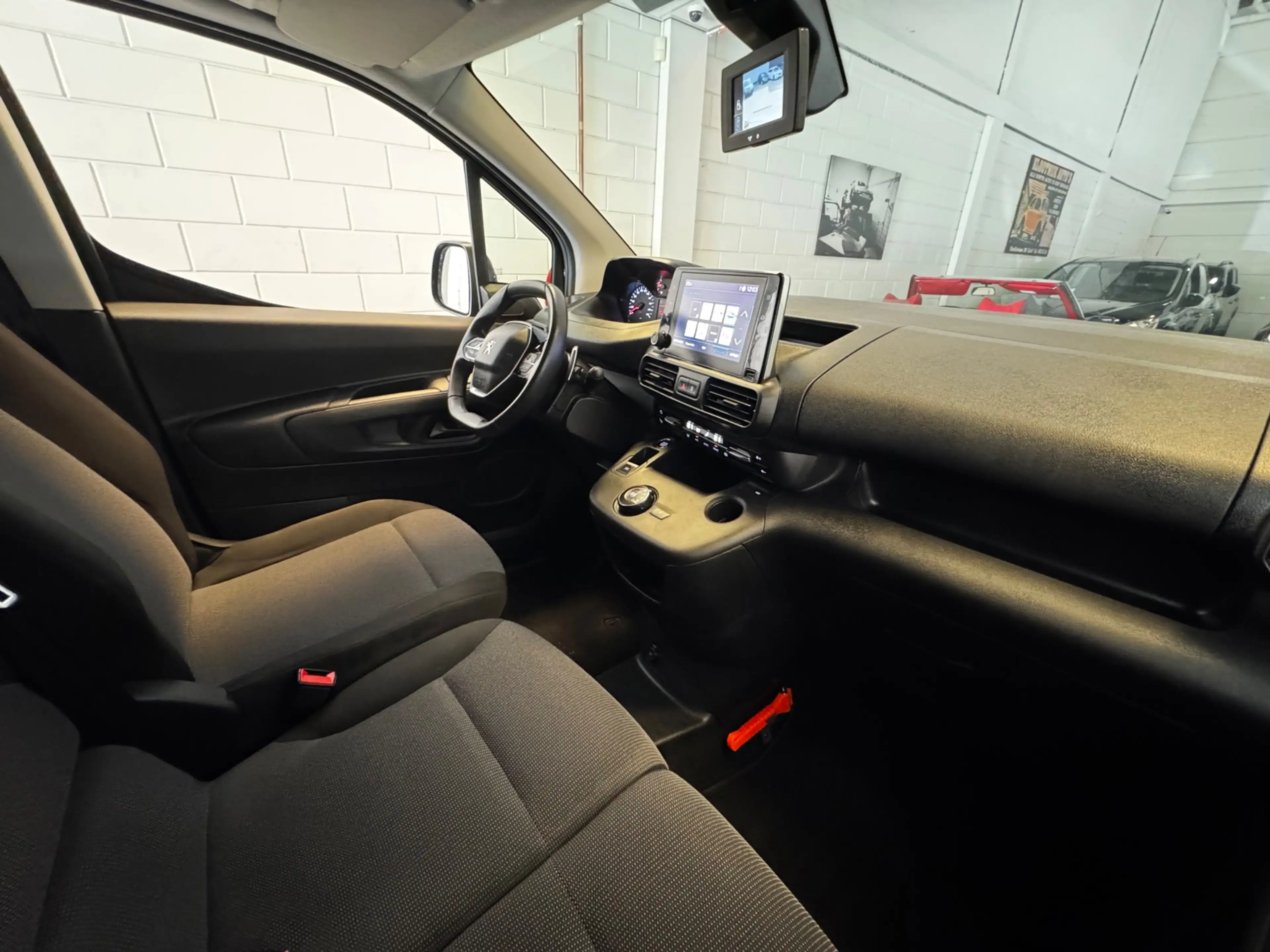 Peugeot Partner 1.5 BlueHDI Automaat L2 3-Persoons Dubbele Schuifd — photo 6