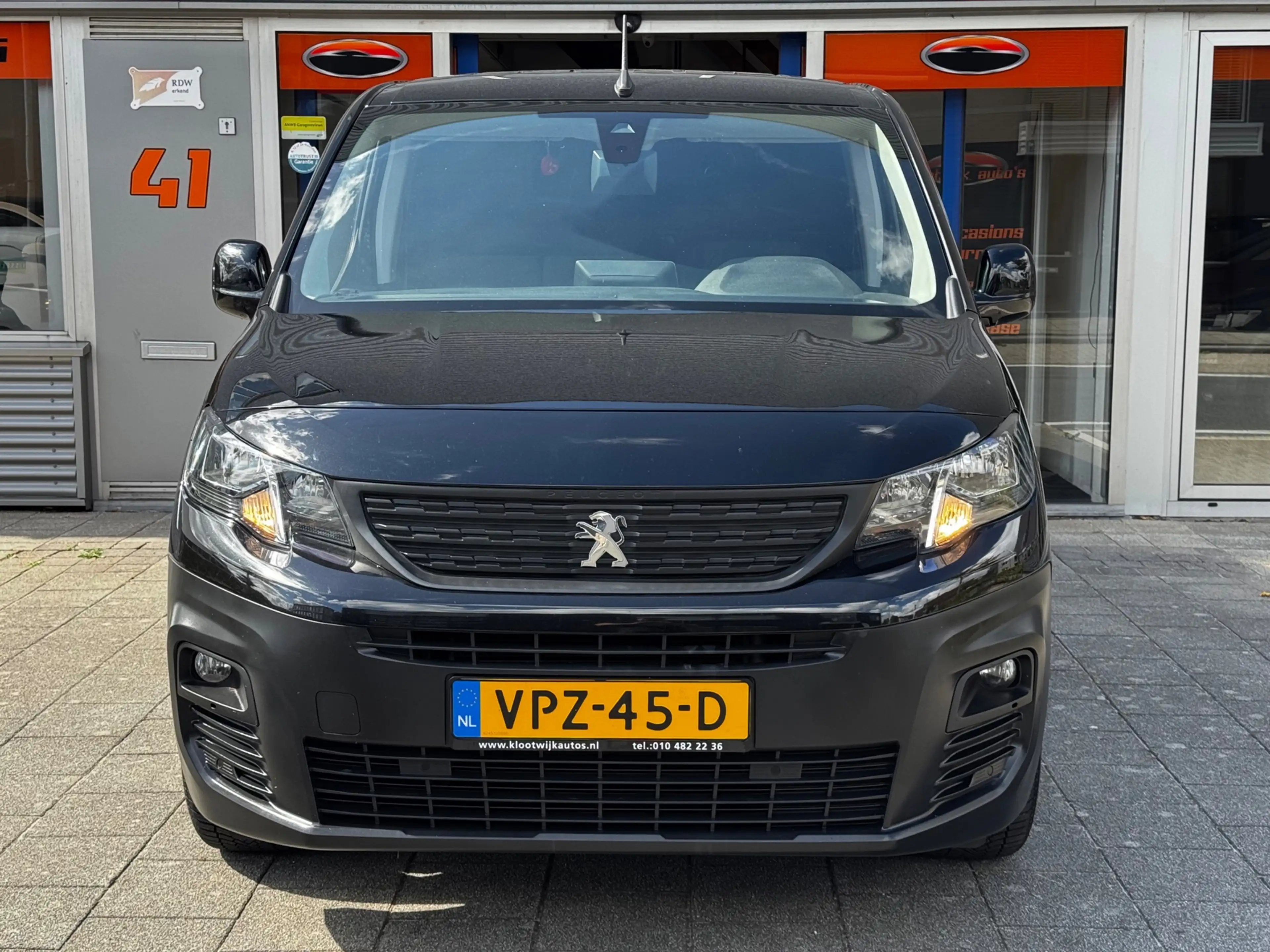 Peugeot Partner 1.5 BlueHDI Automaat L2 3-Persoons Dubbele Schuifd — photo 2