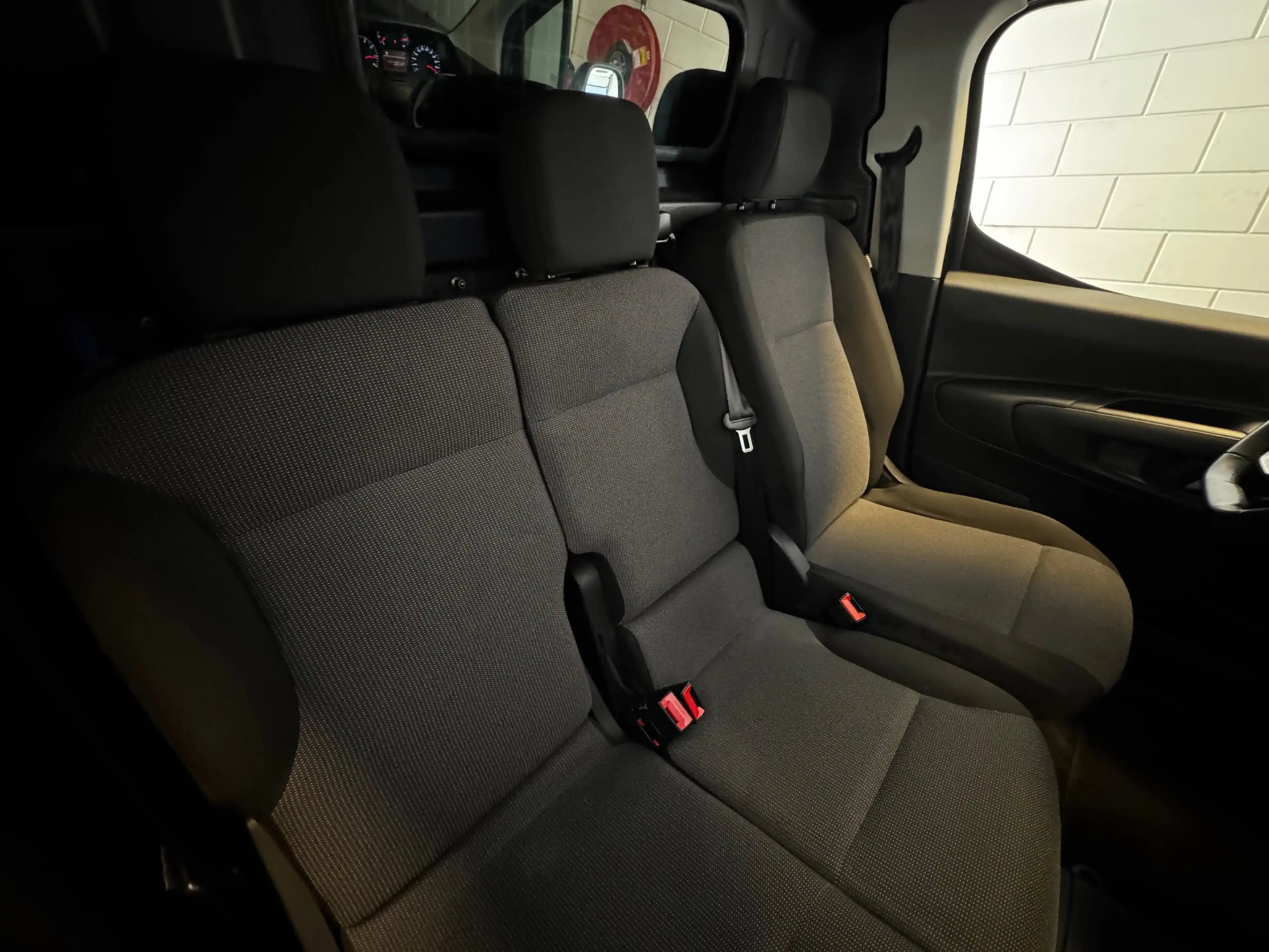 Peugeot Partner 1.5 BlueHDI Automaat L2 3-Persoons Dubbele Schuifd — photo 7