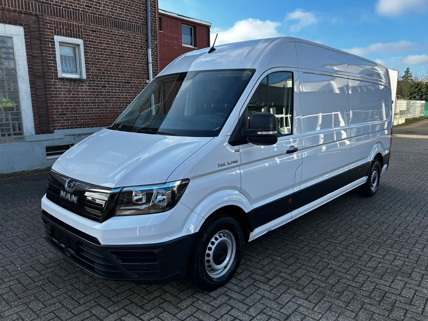 MAN TGE 2.0TDI Kastenwagen L3H2 Klima Kamera PDC Weiß - 1