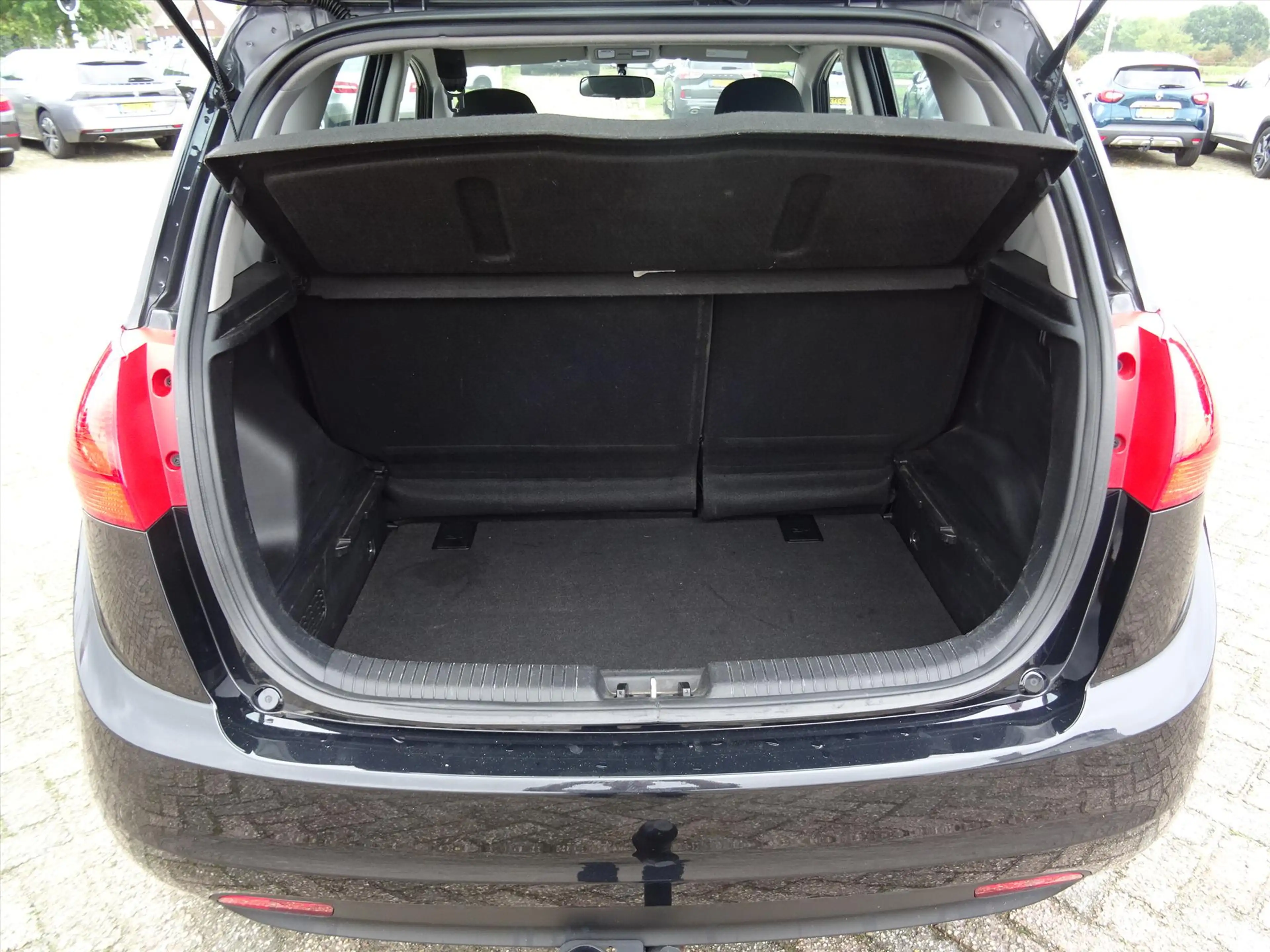 Kia Venga 1.4 CVVT — photo 6